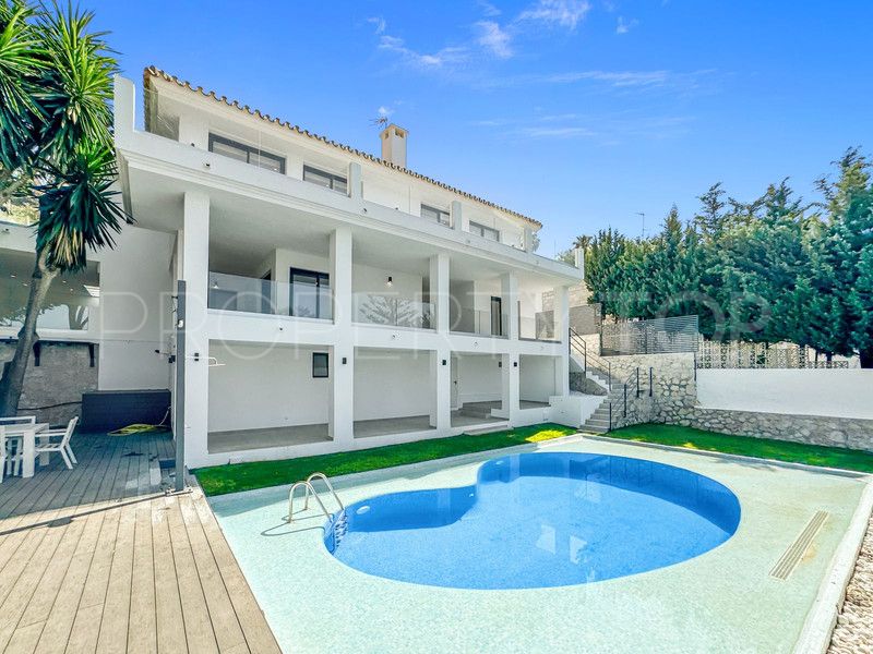 Villa for sale in Benalmadena