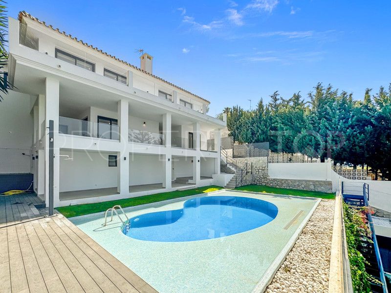 Villa for sale in Benalmadena