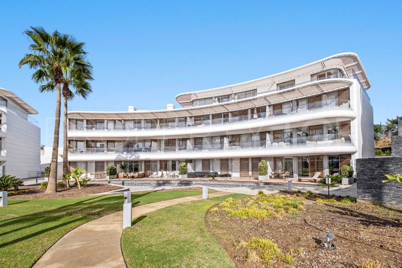 Buy Estepona ground floor apartment