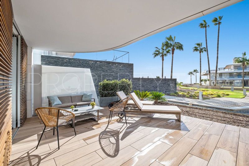 Comprar apartamento planta baja en Estepona