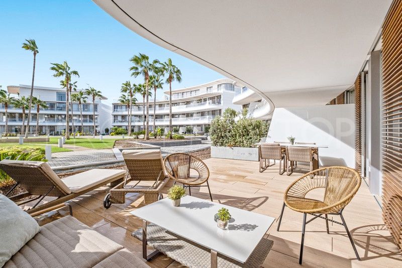 Buy Estepona ground floor apartment