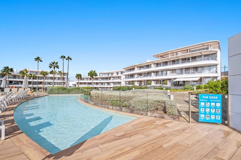 Buy Estepona ground floor apartment