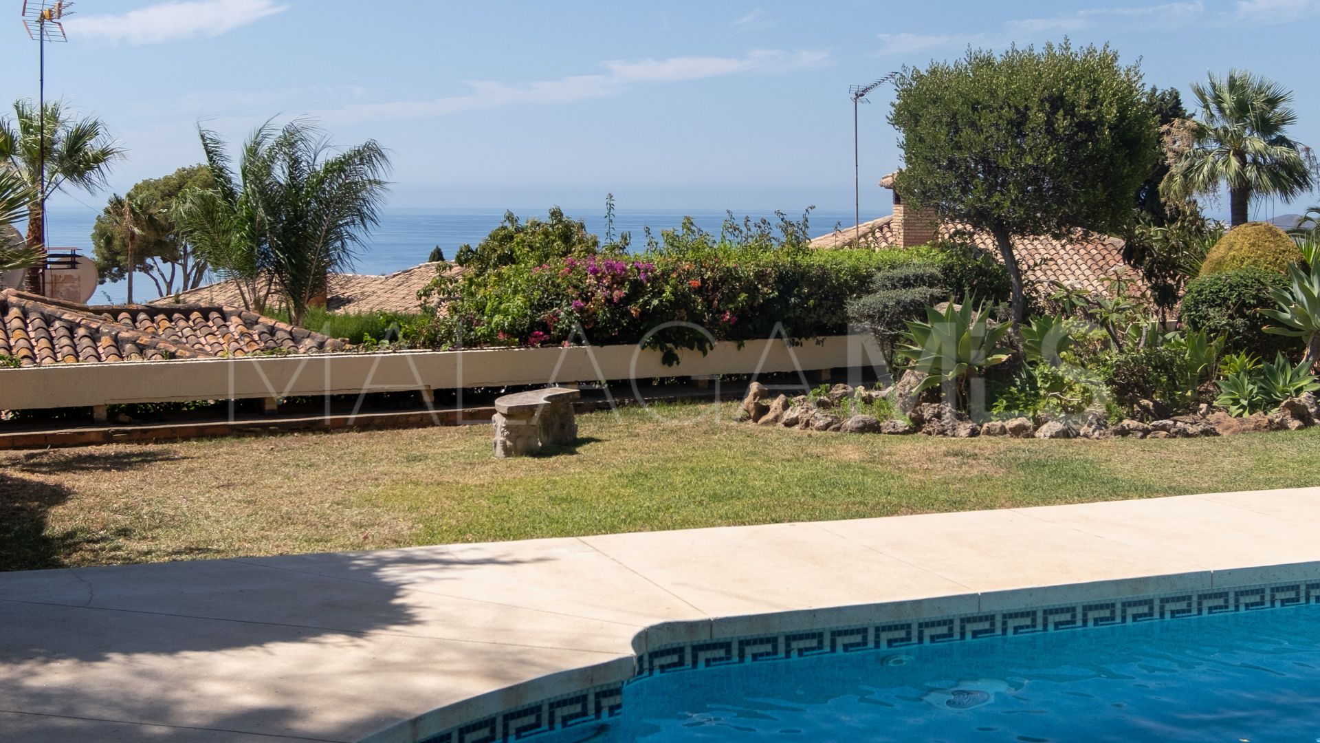 Buy villa in Benalmadena Costa with 4 bedrooms