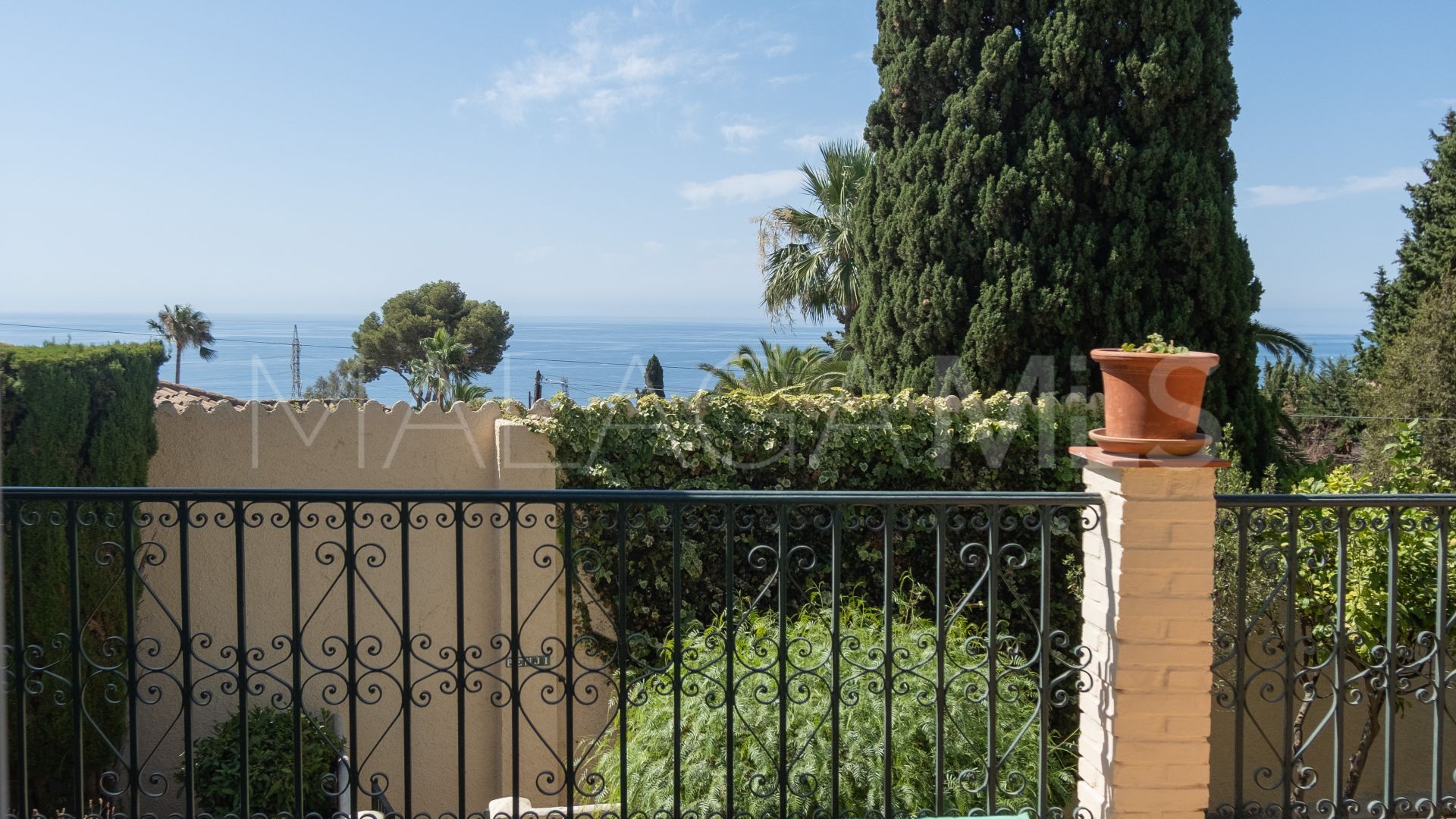 Buy villa in Benalmadena Costa with 4 bedrooms