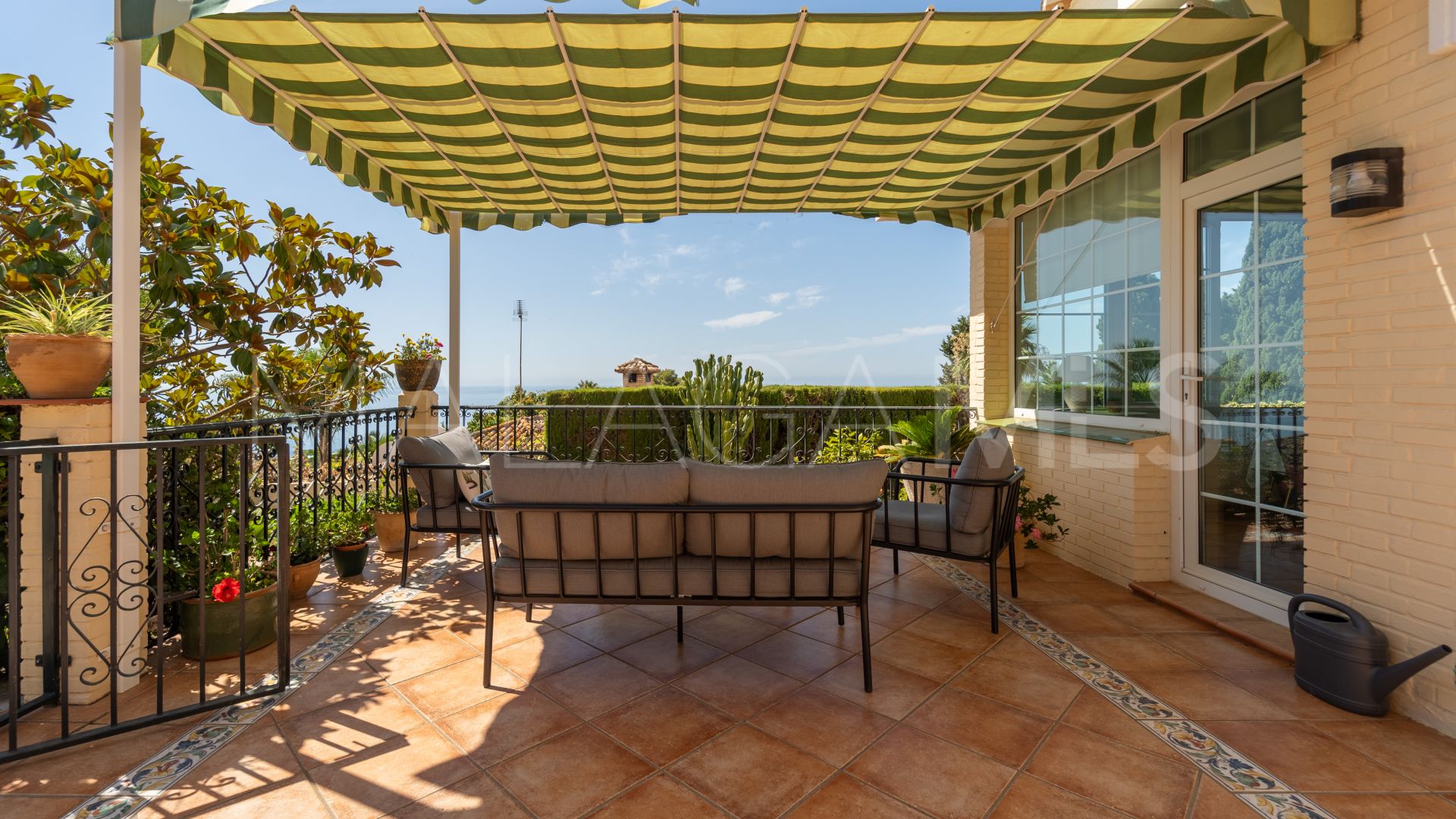 Buy villa in Benalmadena Costa with 4 bedrooms