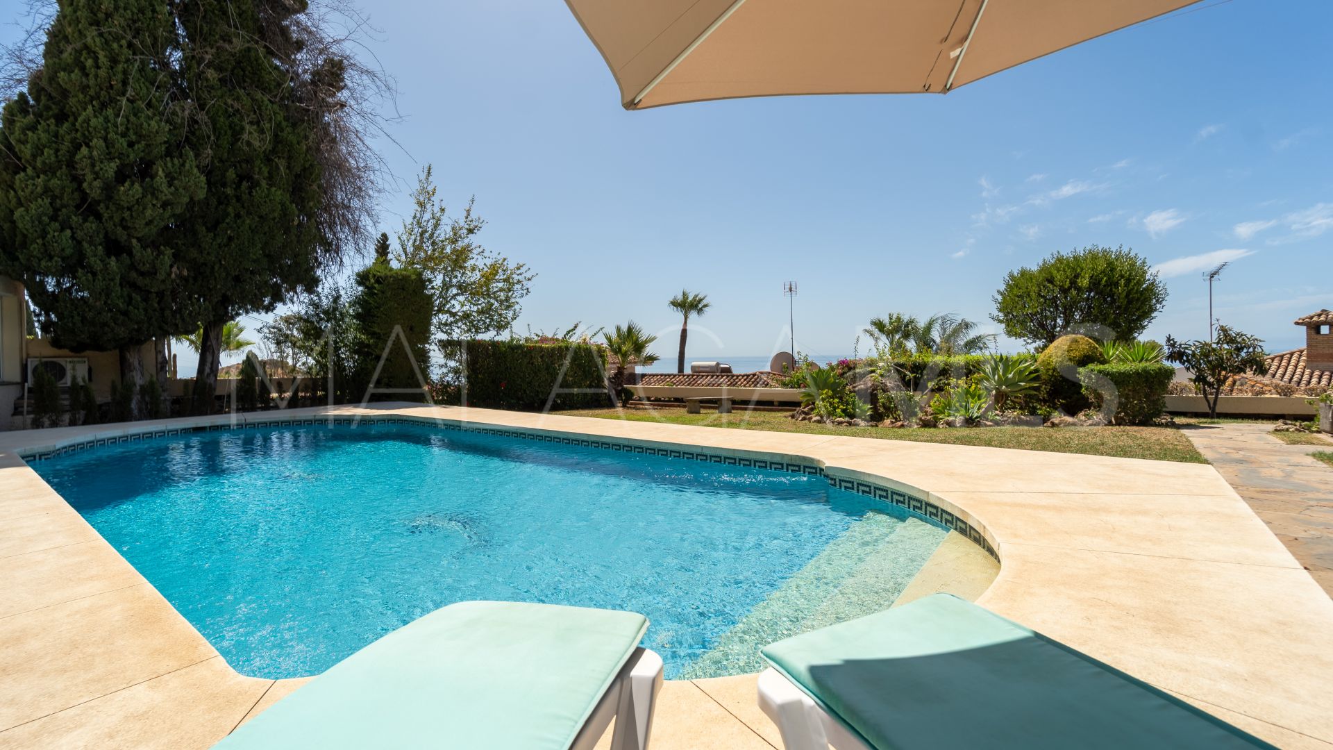 Buy villa in Benalmadena Costa with 4 bedrooms