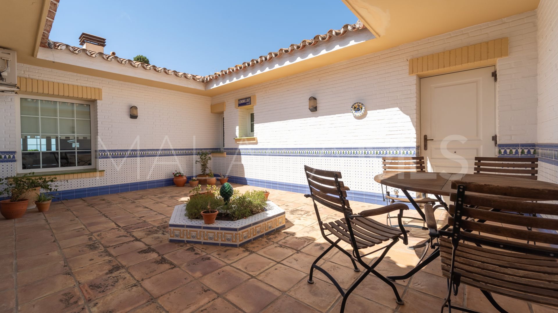 Buy villa in Benalmadena Costa with 4 bedrooms