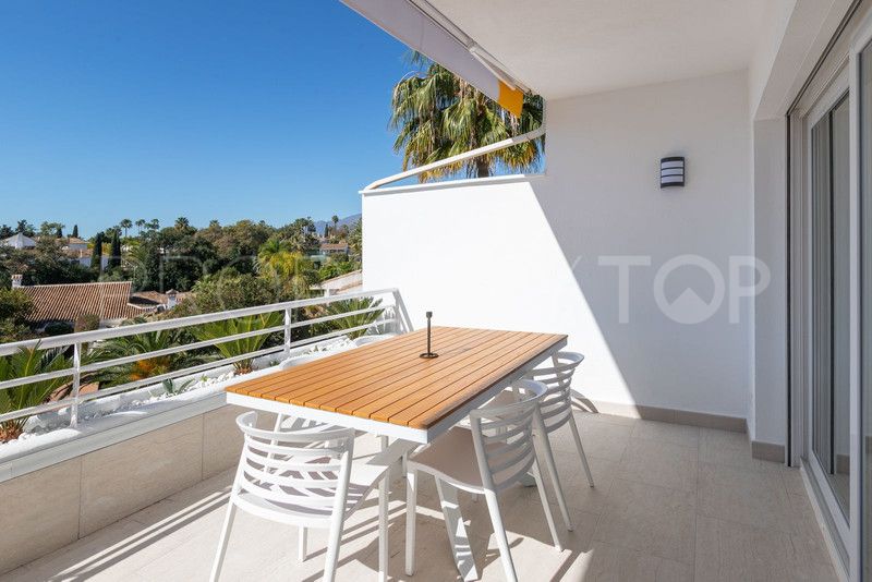 For sale duplex penthouse in Guadalmina Baja