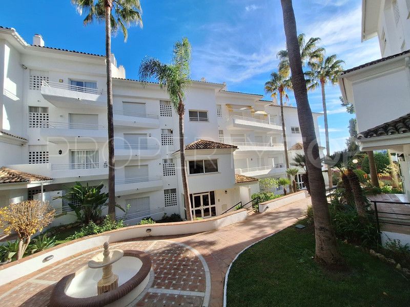 Se vende atico duplex en Guadalmina Baja