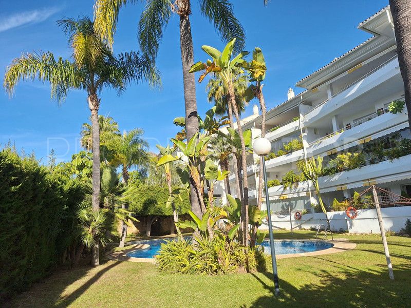 Se vende atico duplex en Guadalmina Baja