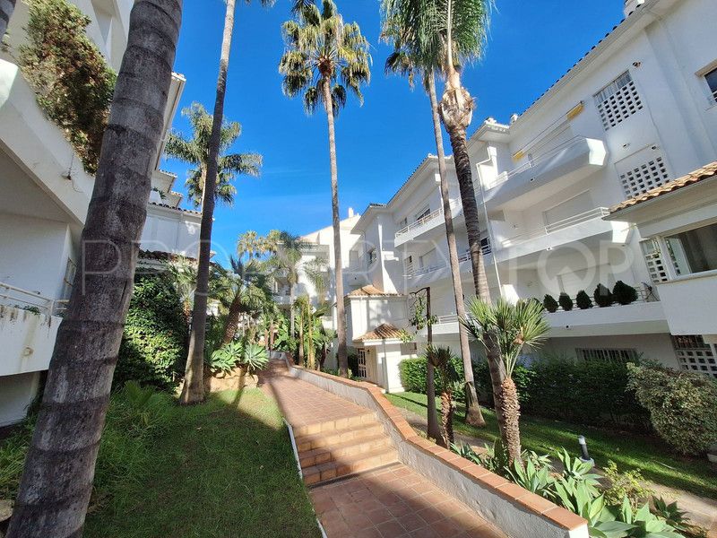 For sale duplex penthouse in Guadalmina Baja