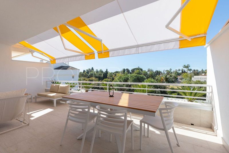 For sale duplex penthouse in Guadalmina Baja