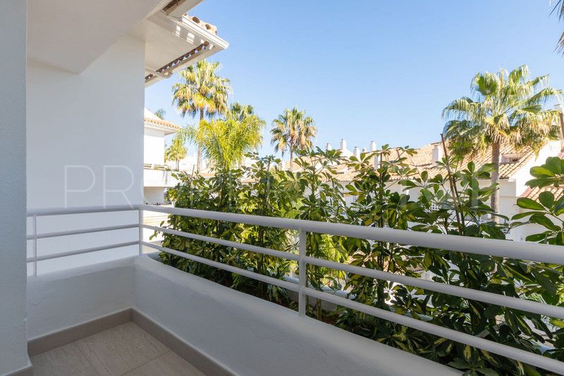 For sale duplex penthouse in Guadalmina Baja