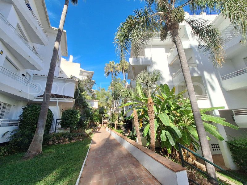 For sale duplex penthouse in Guadalmina Baja