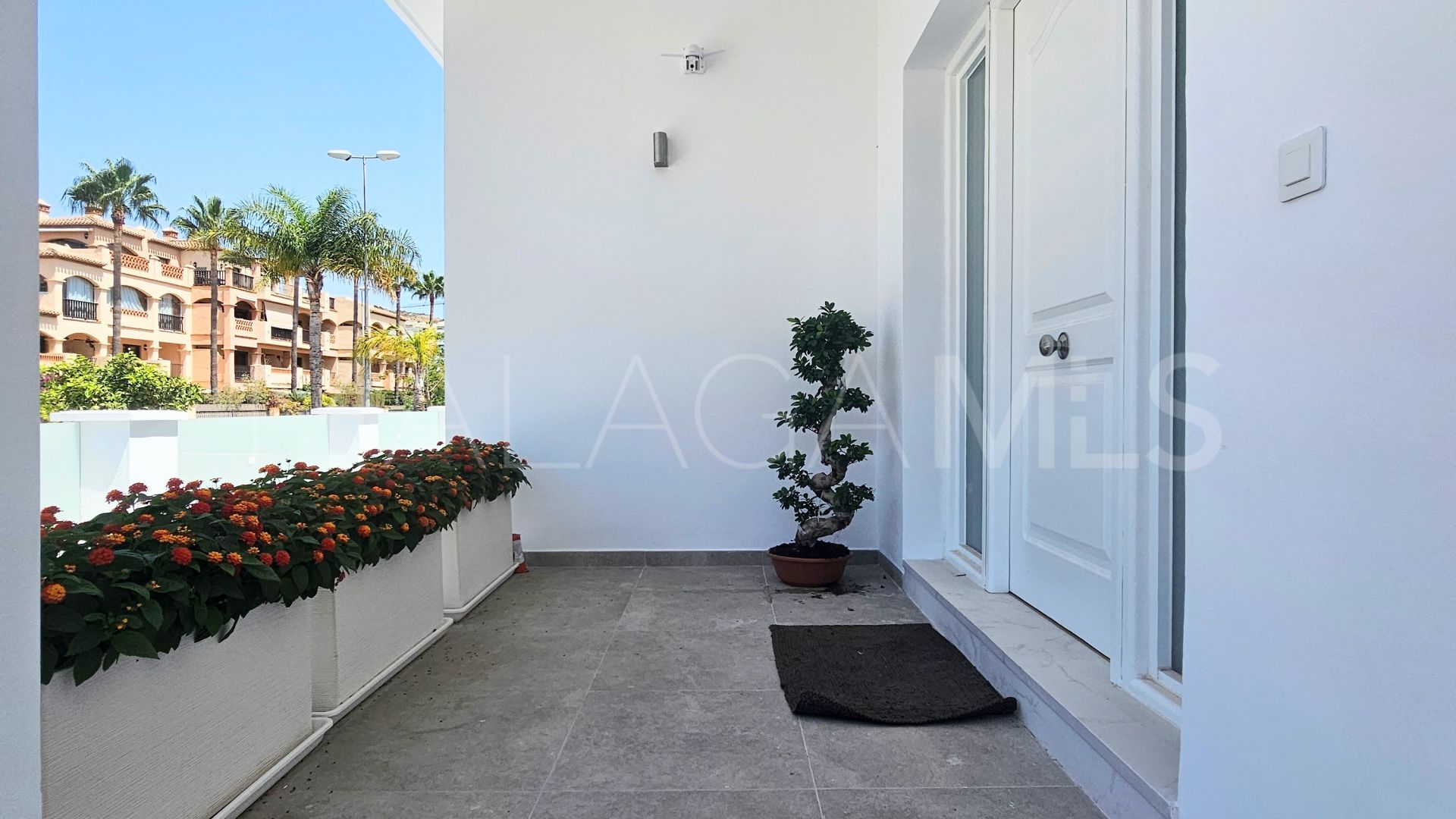 Buy villa with 5 bedrooms in Cala de Mijas