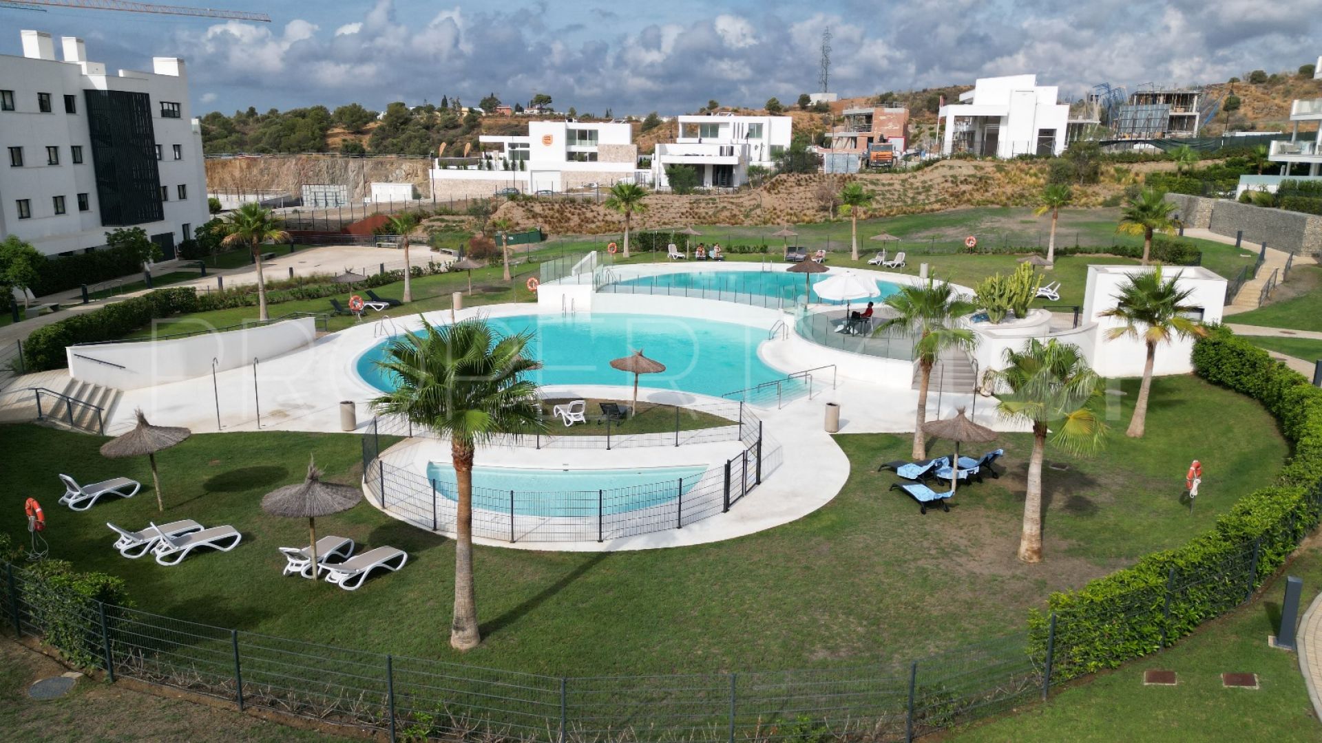 For sale ground floor apartment in El Higueron