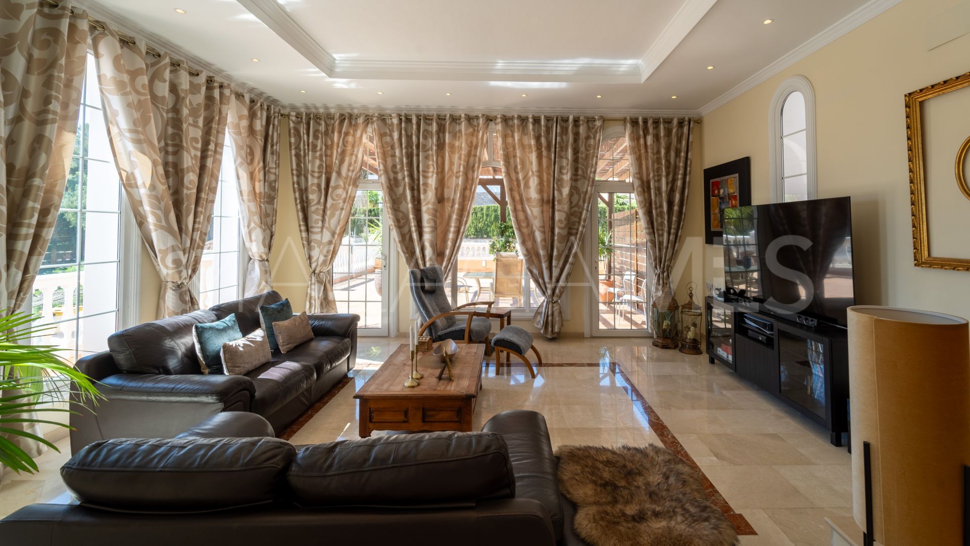 Villa a la venta with 5 bedrooms in Mijas Costa