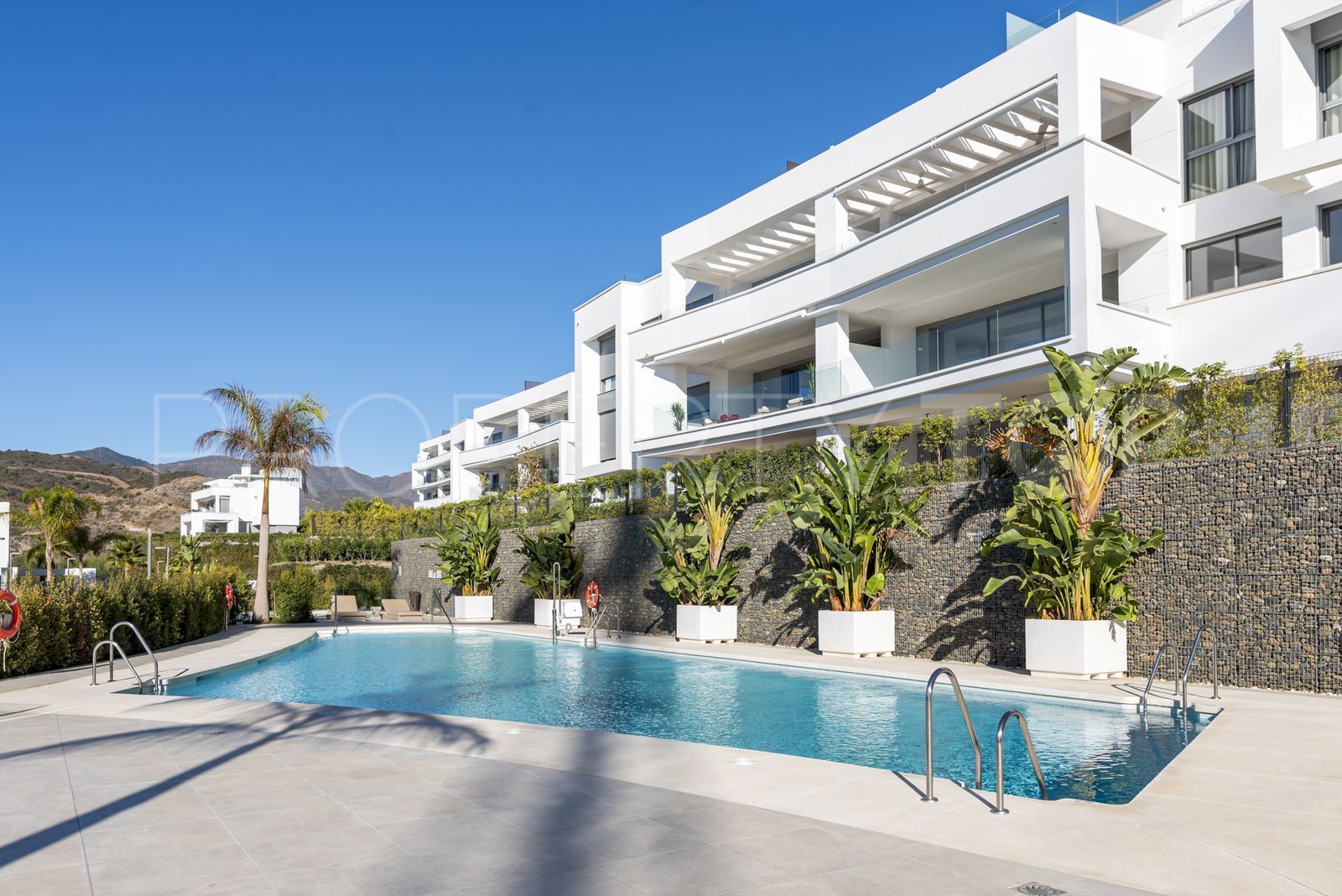 Buy apartment in Marbella East with 4 bedrooms