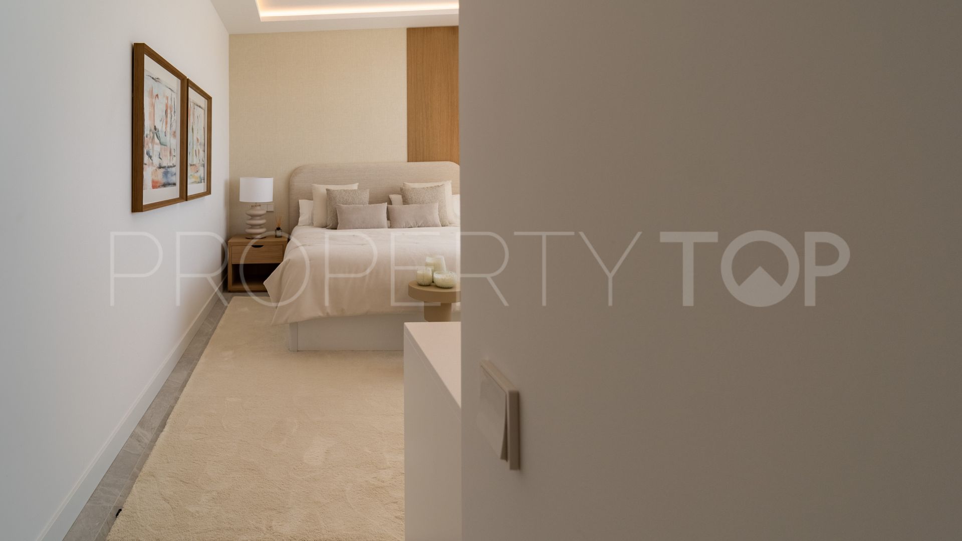 Buy apartment in Marbella East with 4 bedrooms