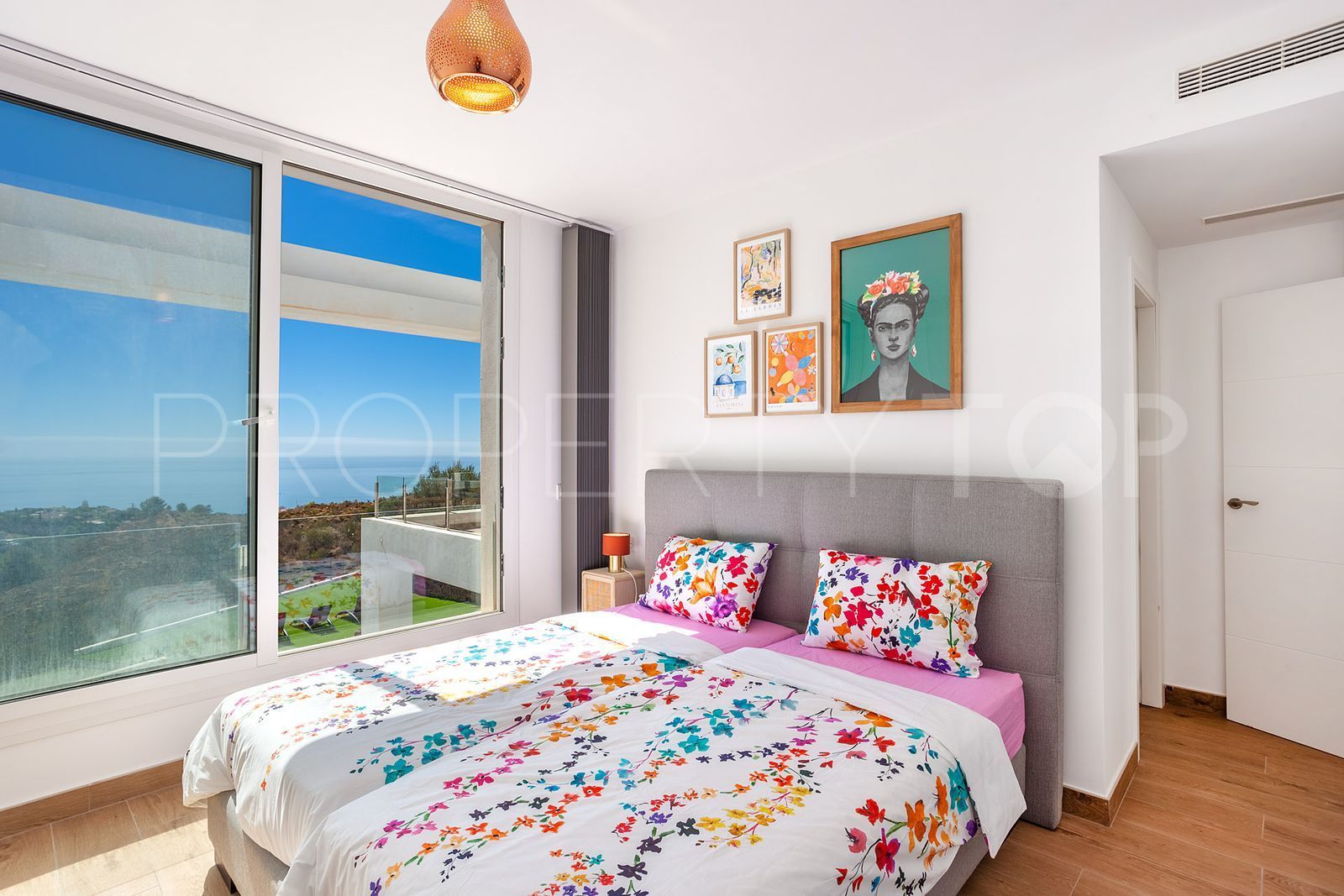 Villa de 4 dormitorios en venta en Mijas