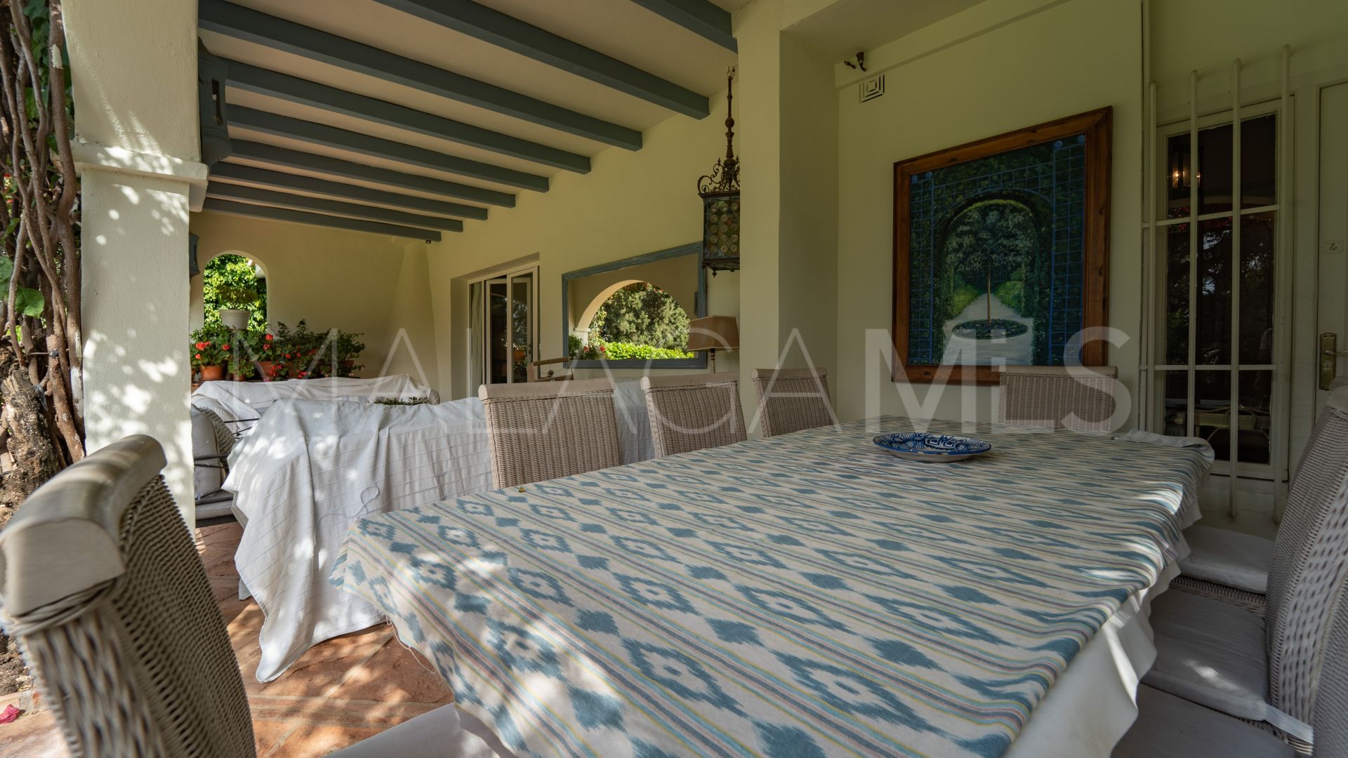 For sale villa in Calahonda