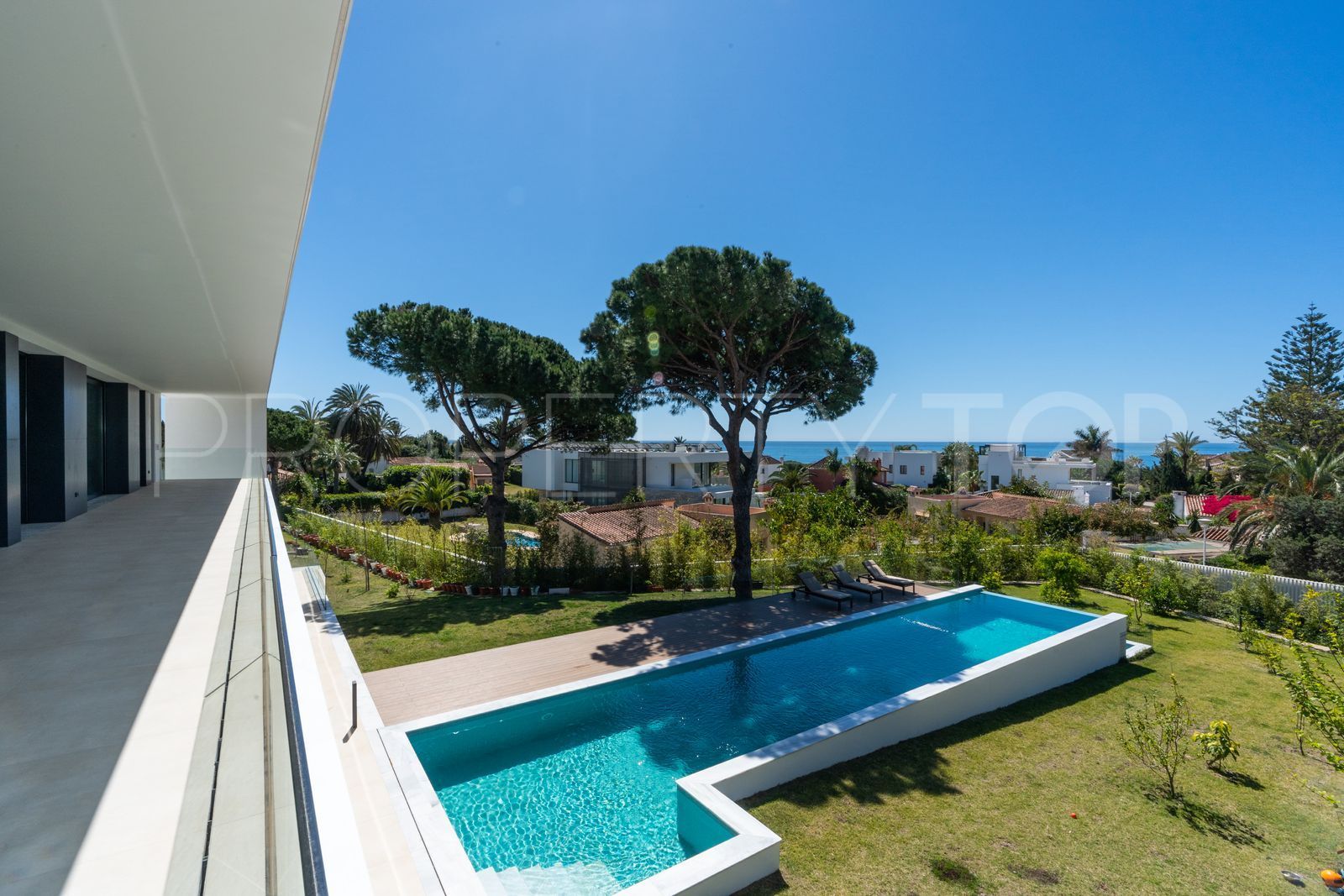 Villa en venta de 6 dormitorios en Marbella Este