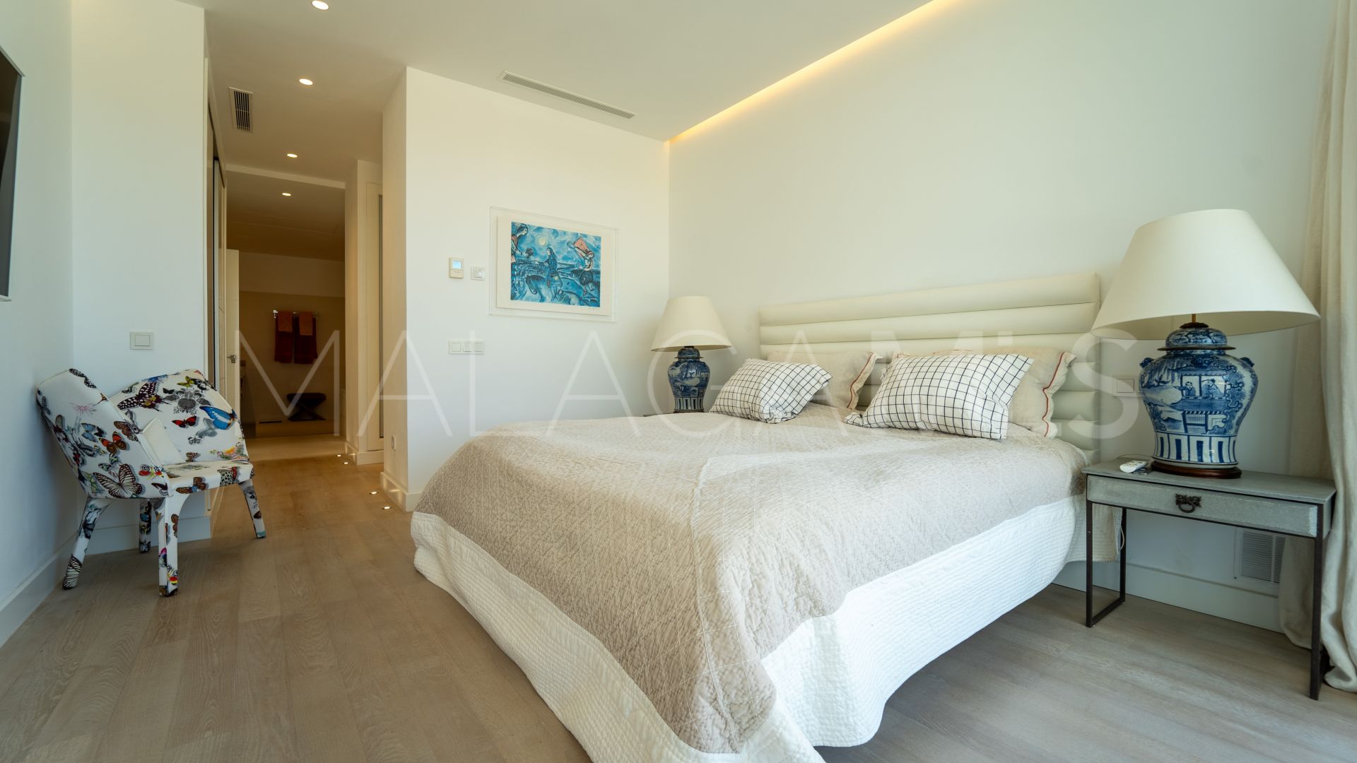 For sale Marbella East 6 bedrooms villa