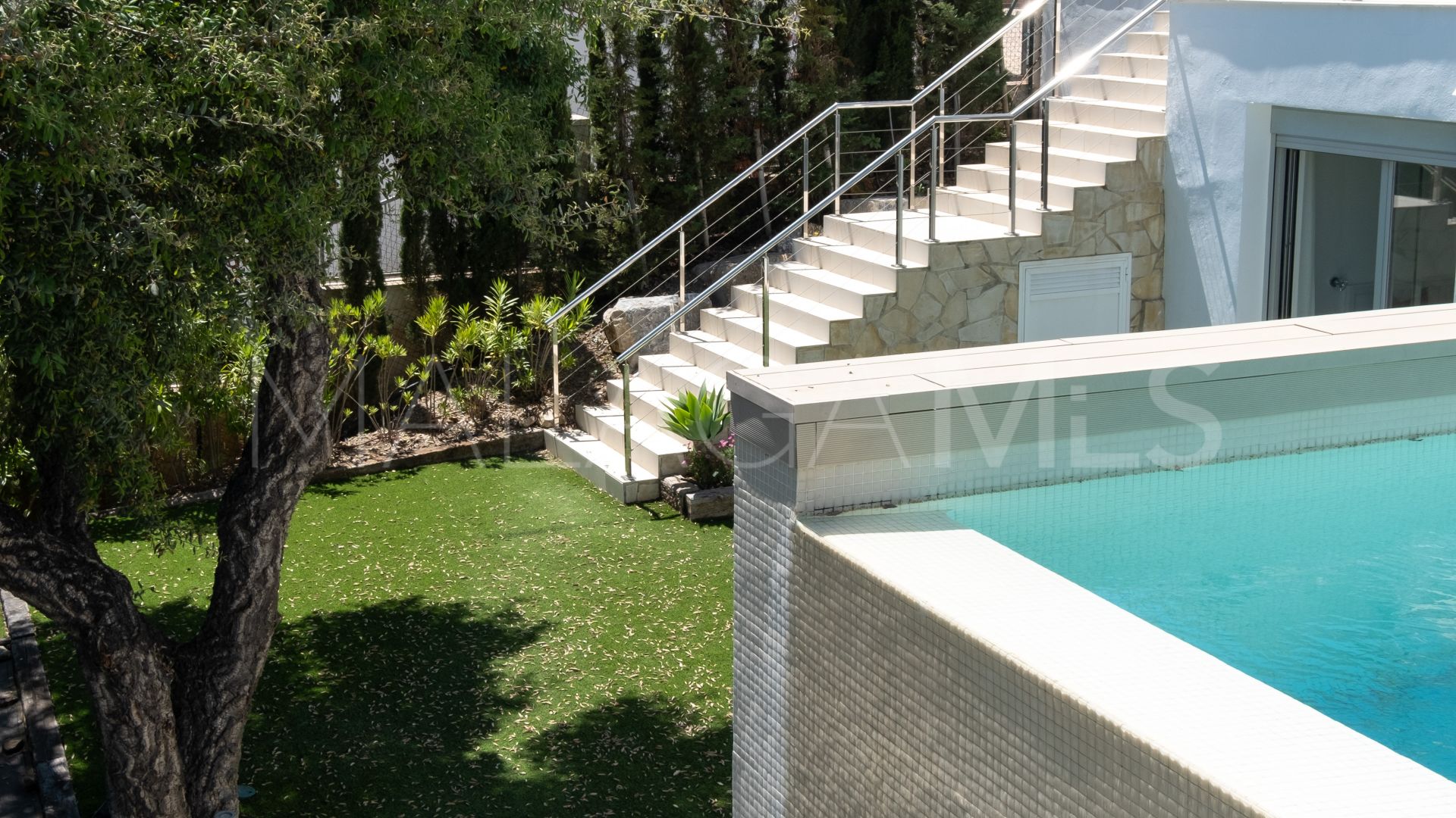 For sale Marbella East 6 bedrooms villa