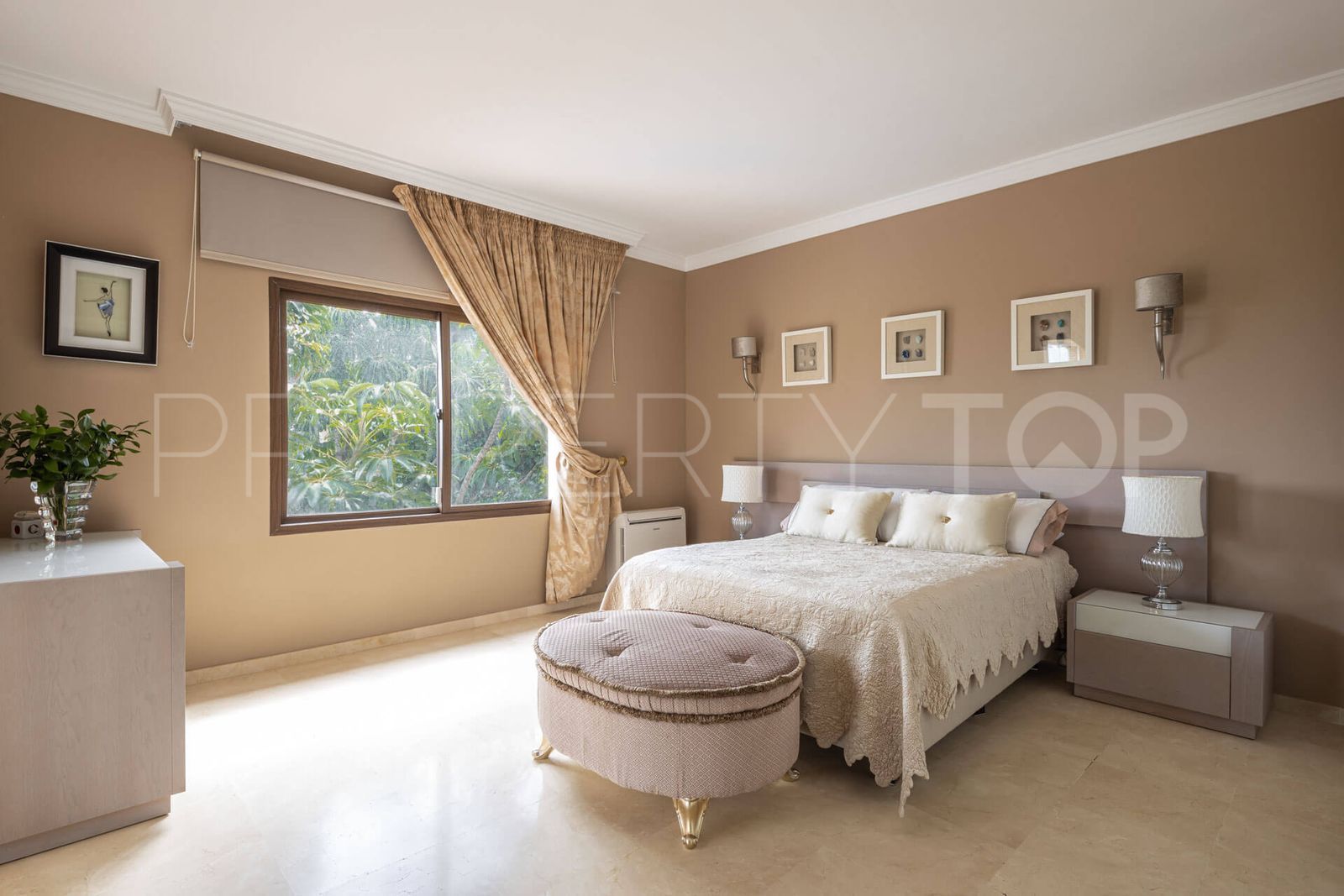 6 bedrooms El Paraiso villa for sale
