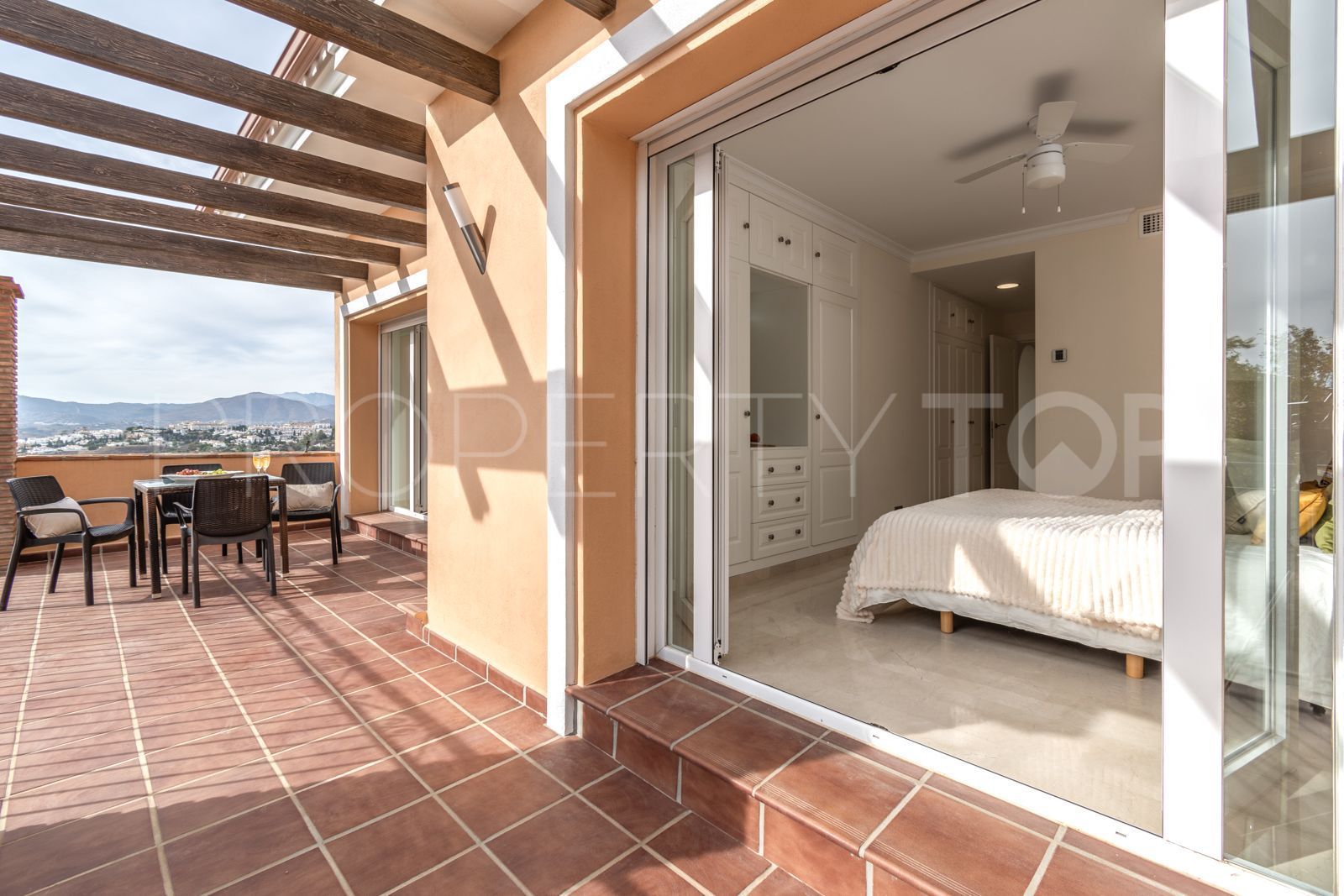 Sierrezuela 4 bedrooms villa for sale