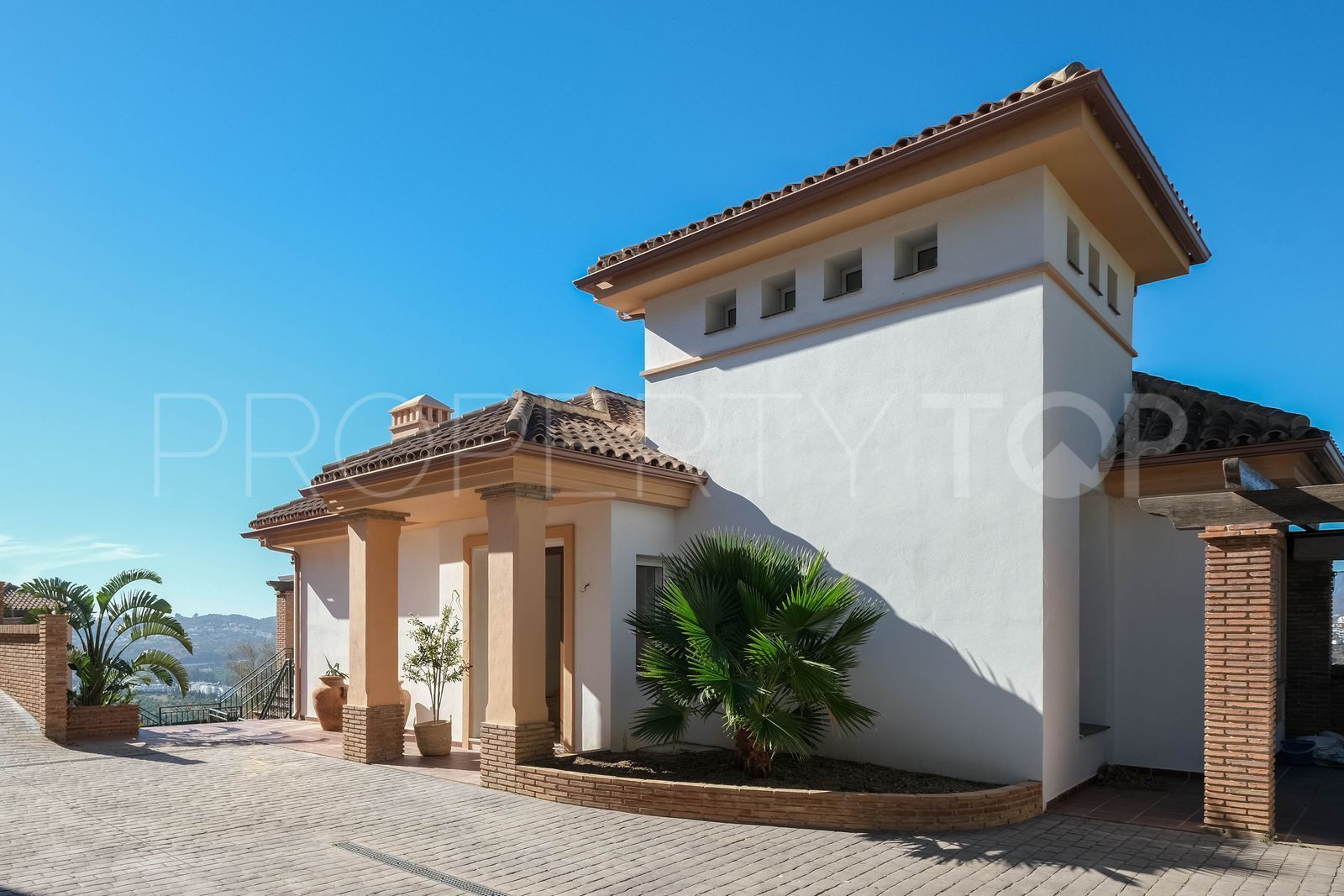 For sale villa with 4 bedrooms in Sierrezuela