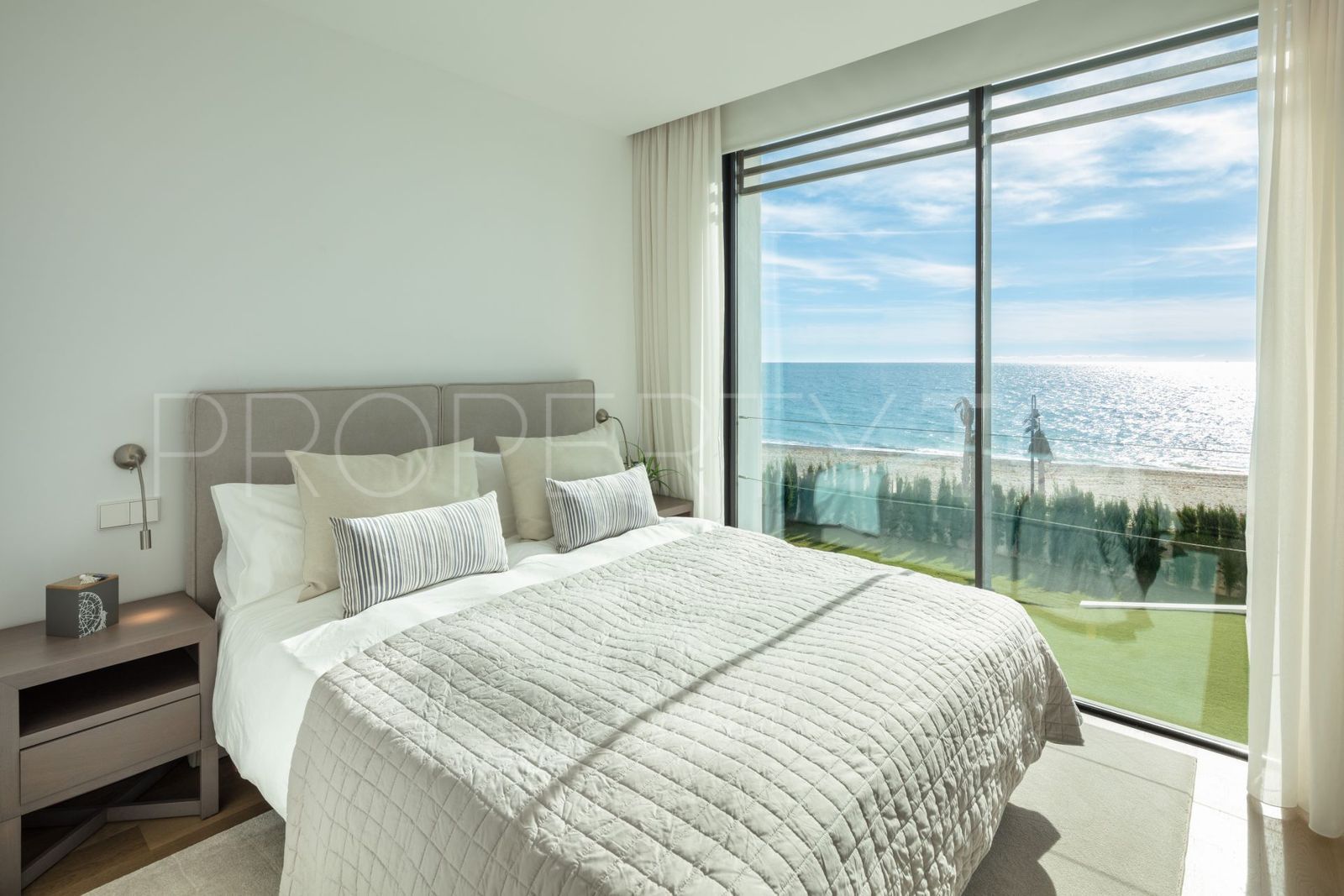 Villa en venta con 5 dormitorios en Beach Side New Golden Mile