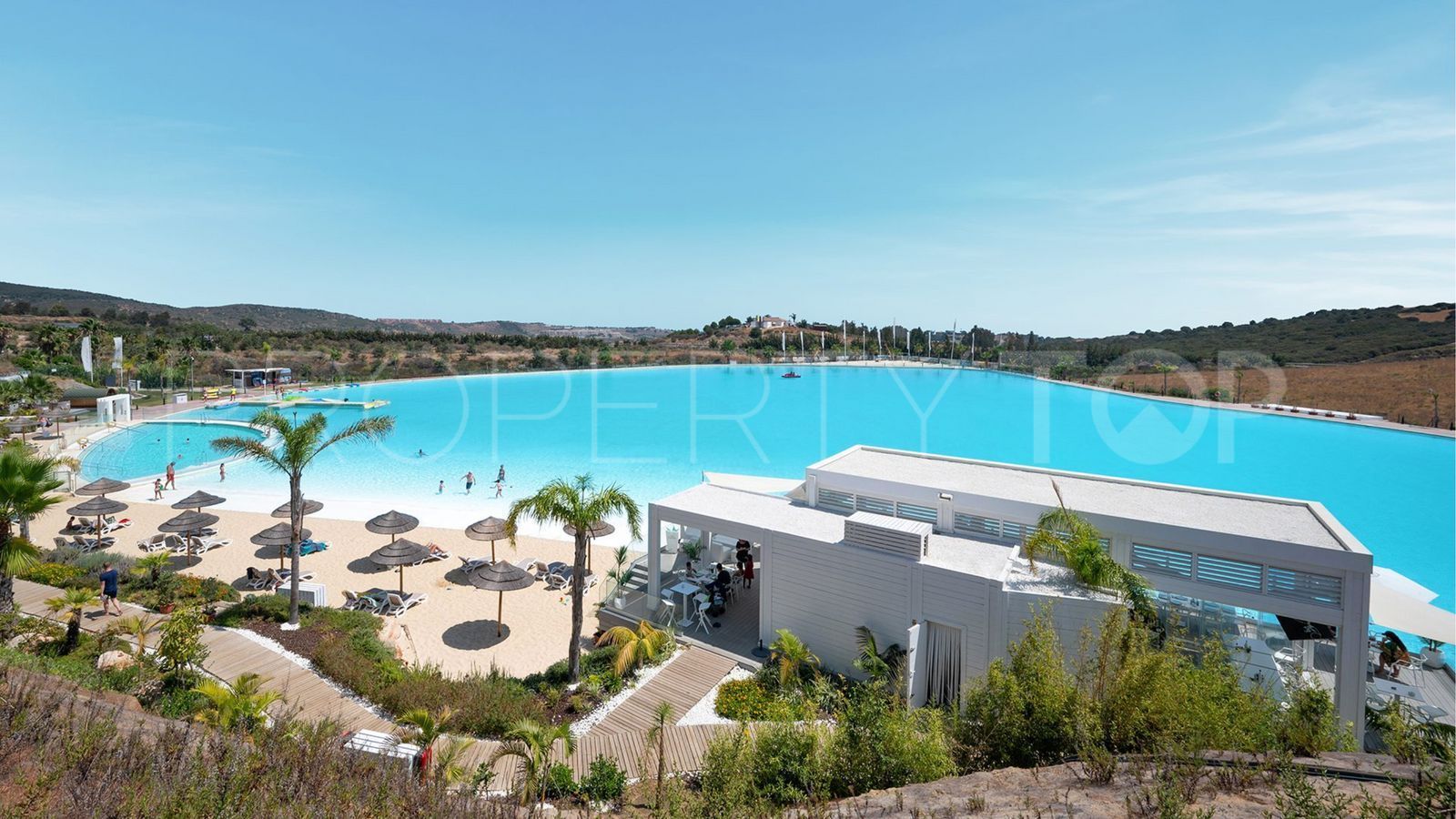 Buy semi detached villa with 4 bedrooms in Estepona