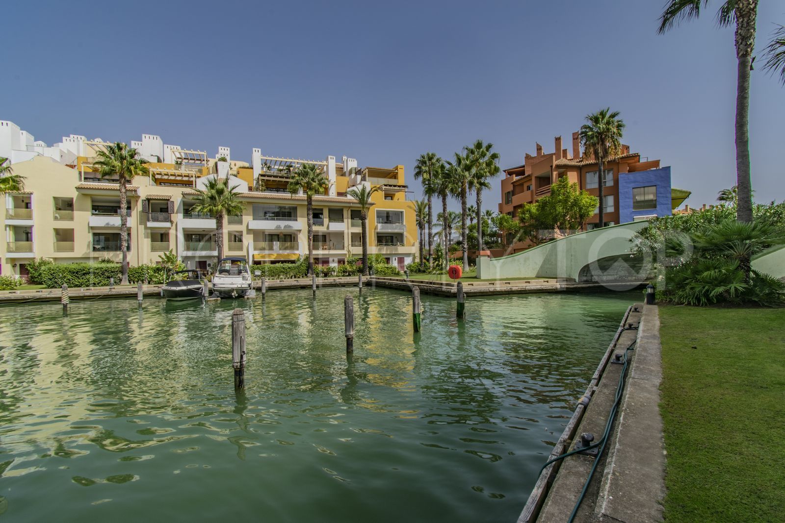 Duplex penthouse with 4 bedrooms for sale in Sotogrande Marina