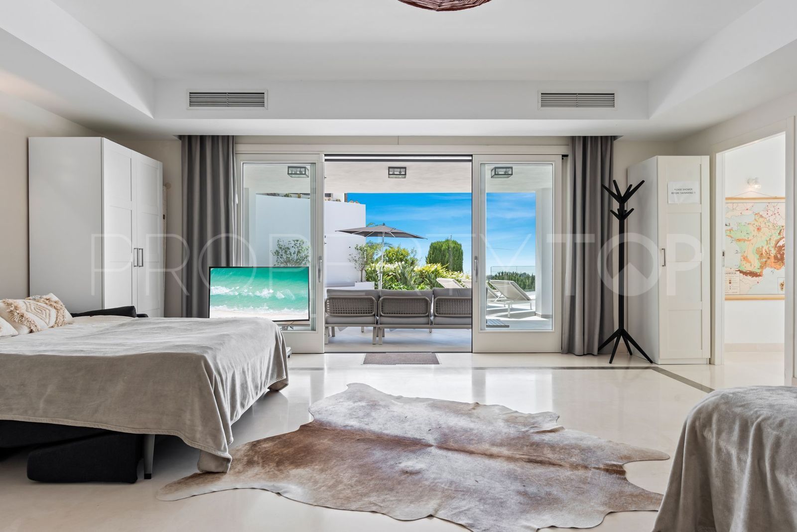 Comprar villa en Marbella Este con 6 dormitorios