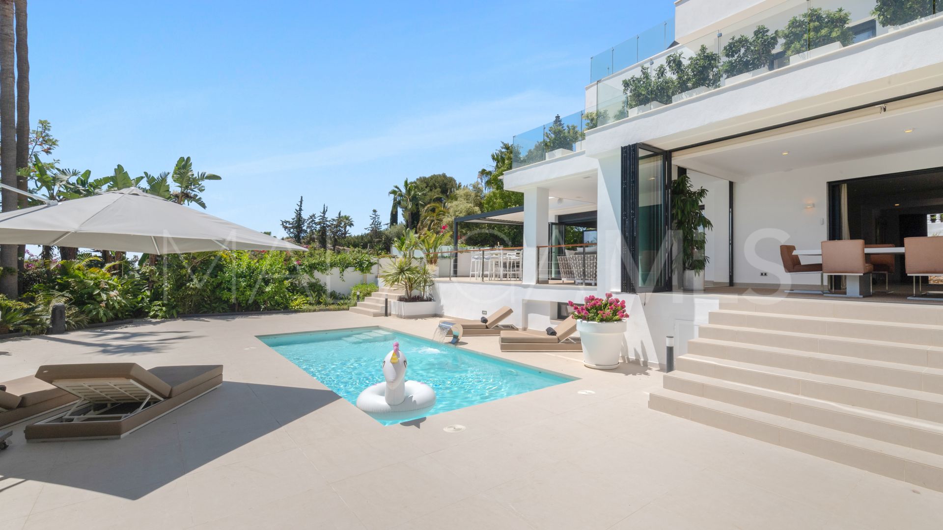 For sale villa in Marbella with 4 bedrooms