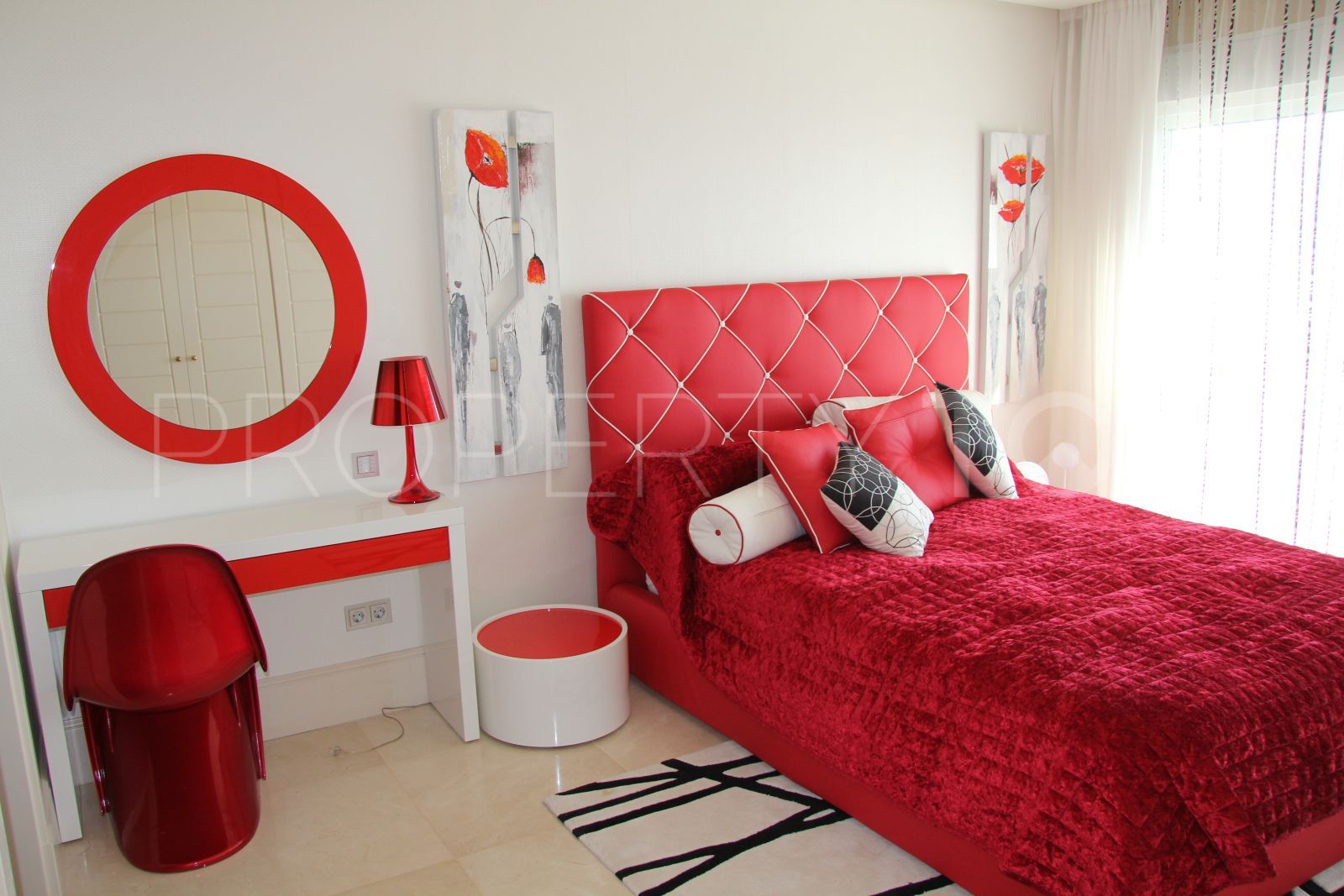 Buy 5 bedrooms villa in Los Altos de los Monteros