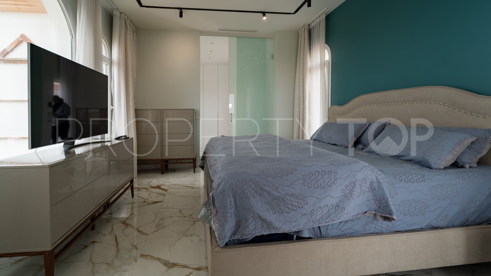 Villa for sale in Riviera del Sol with 4 bedrooms