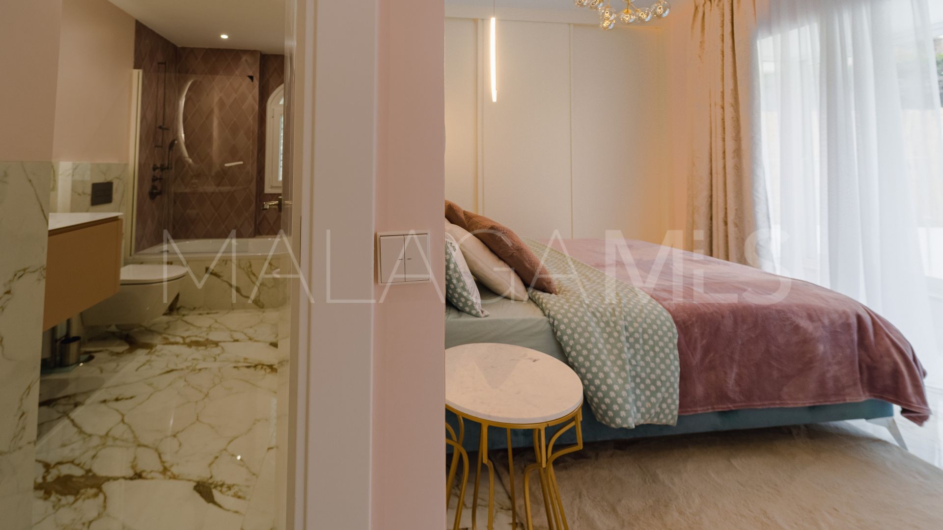 Se vende villa in Riviera del Sol de 4 bedrooms