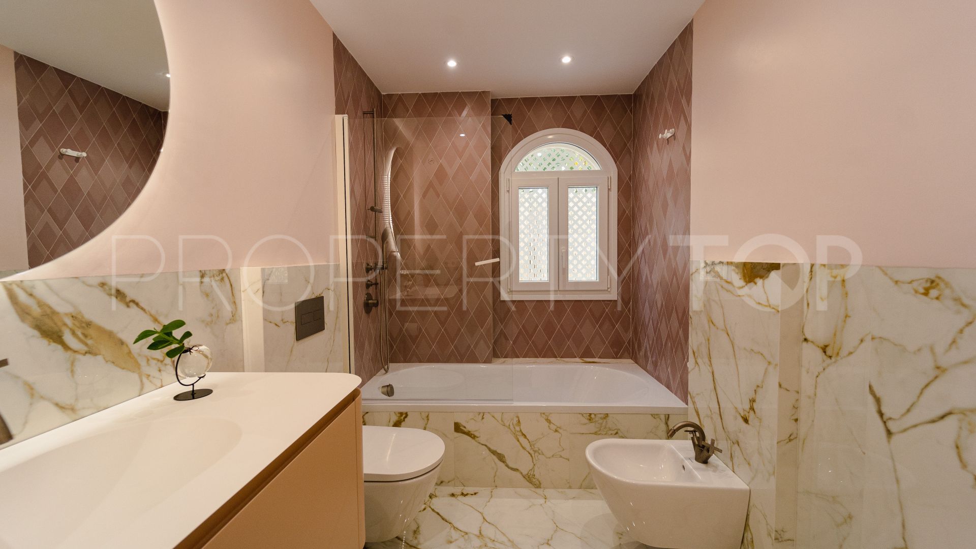 Villa for sale in Riviera del Sol with 4 bedrooms