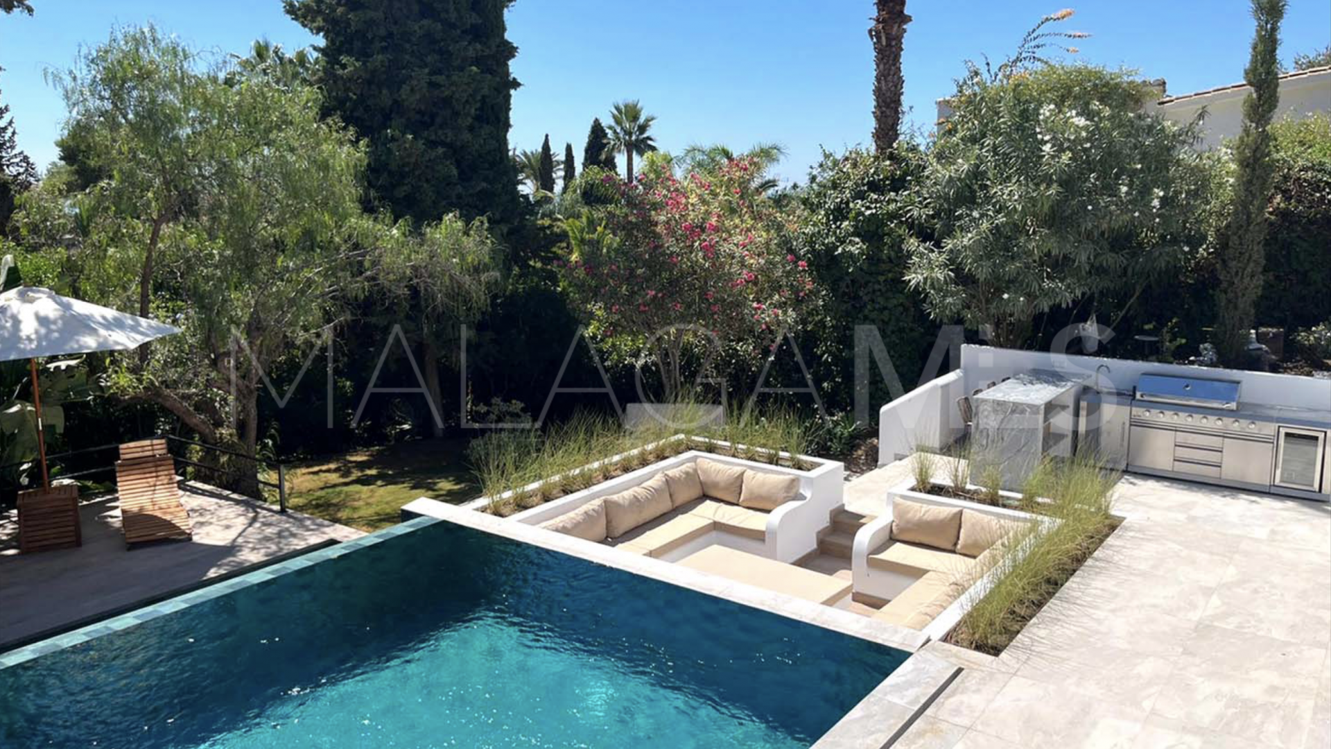 Buy villa in Marbella Este de 4 bedrooms