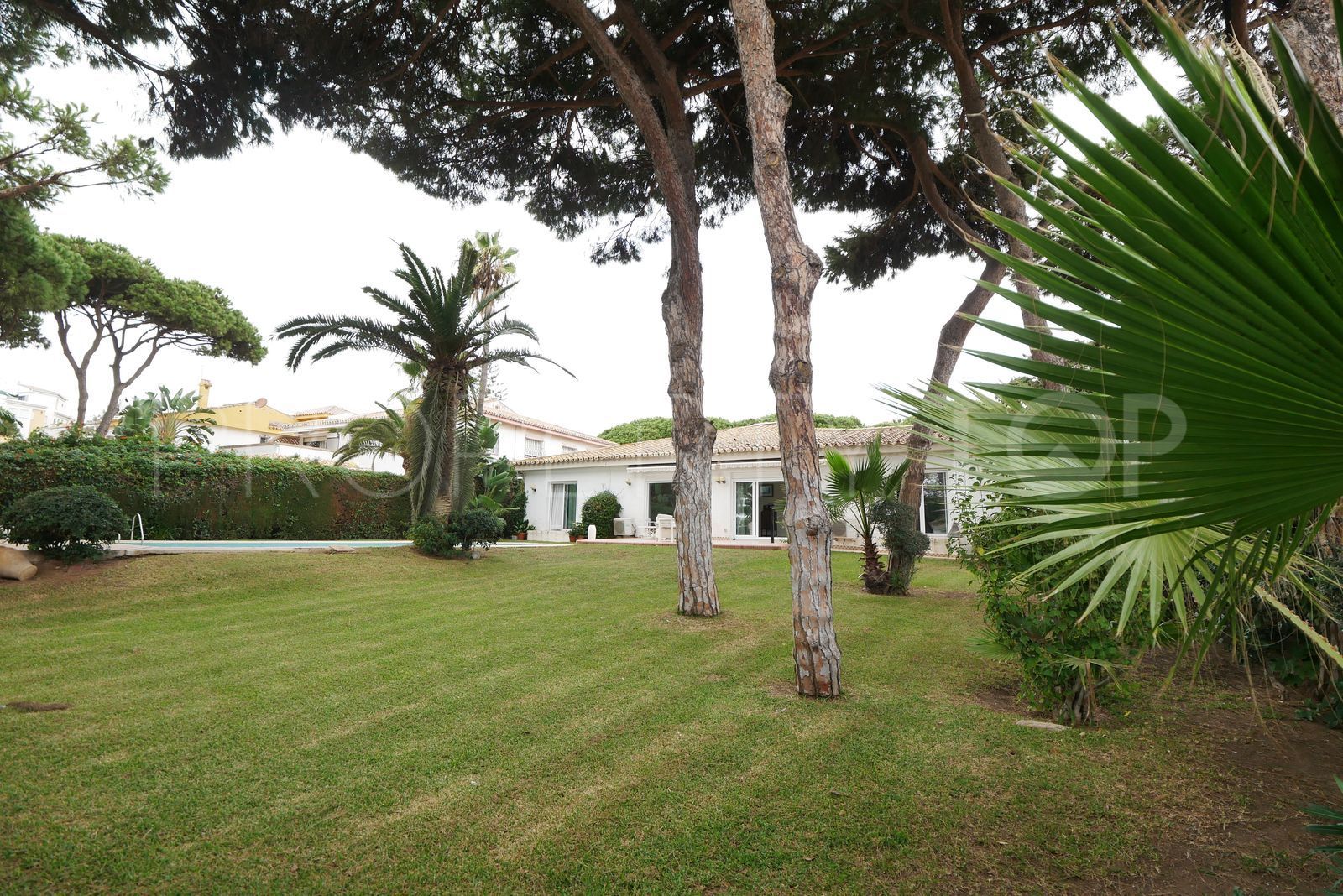 For sale villa in Puerto de Cabopino