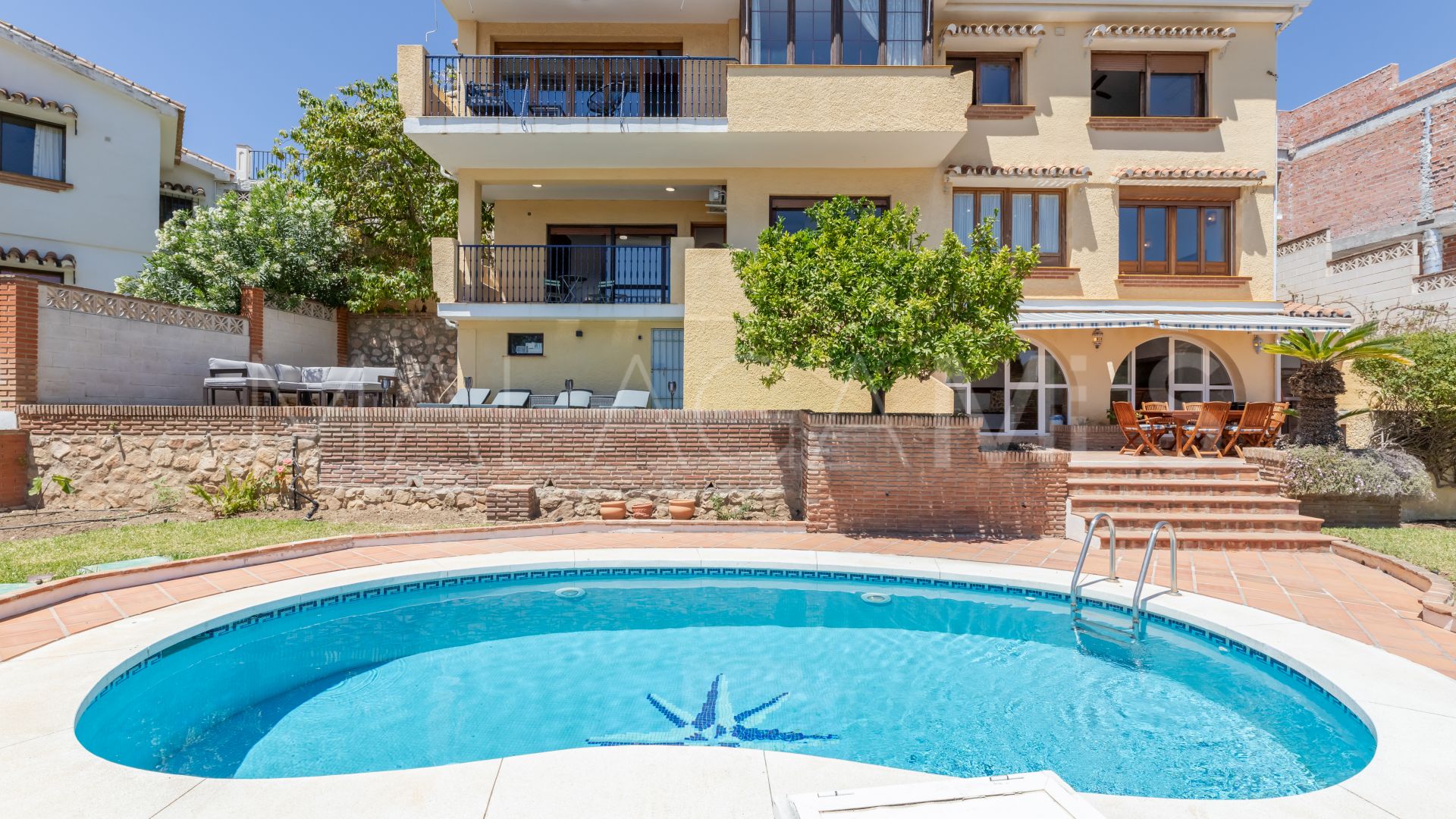 Villa for sale in Benalmadena Costa