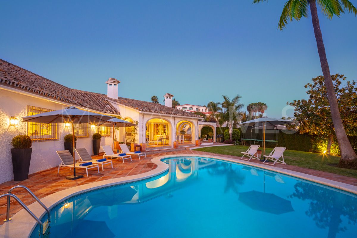 Villa for sale in Marbella Este