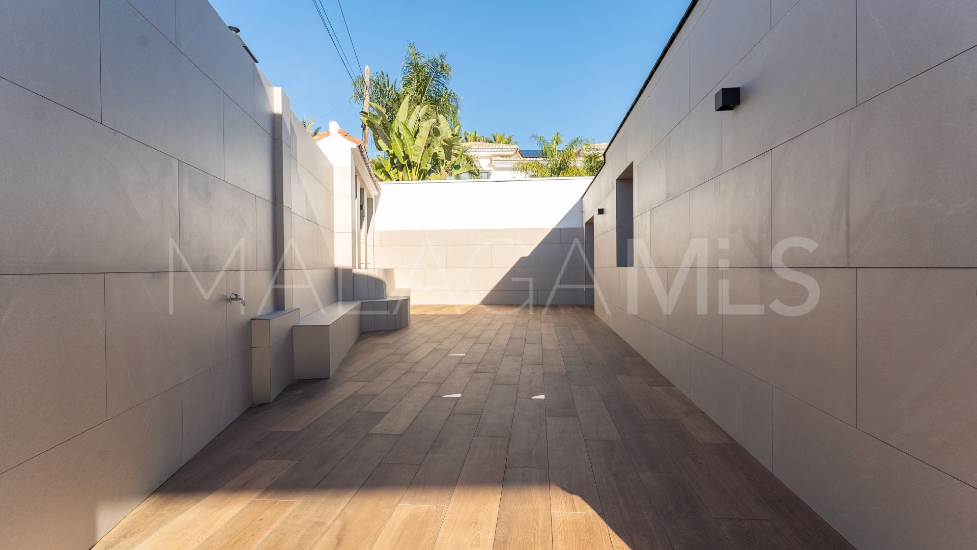 Villa for sale in El Coto