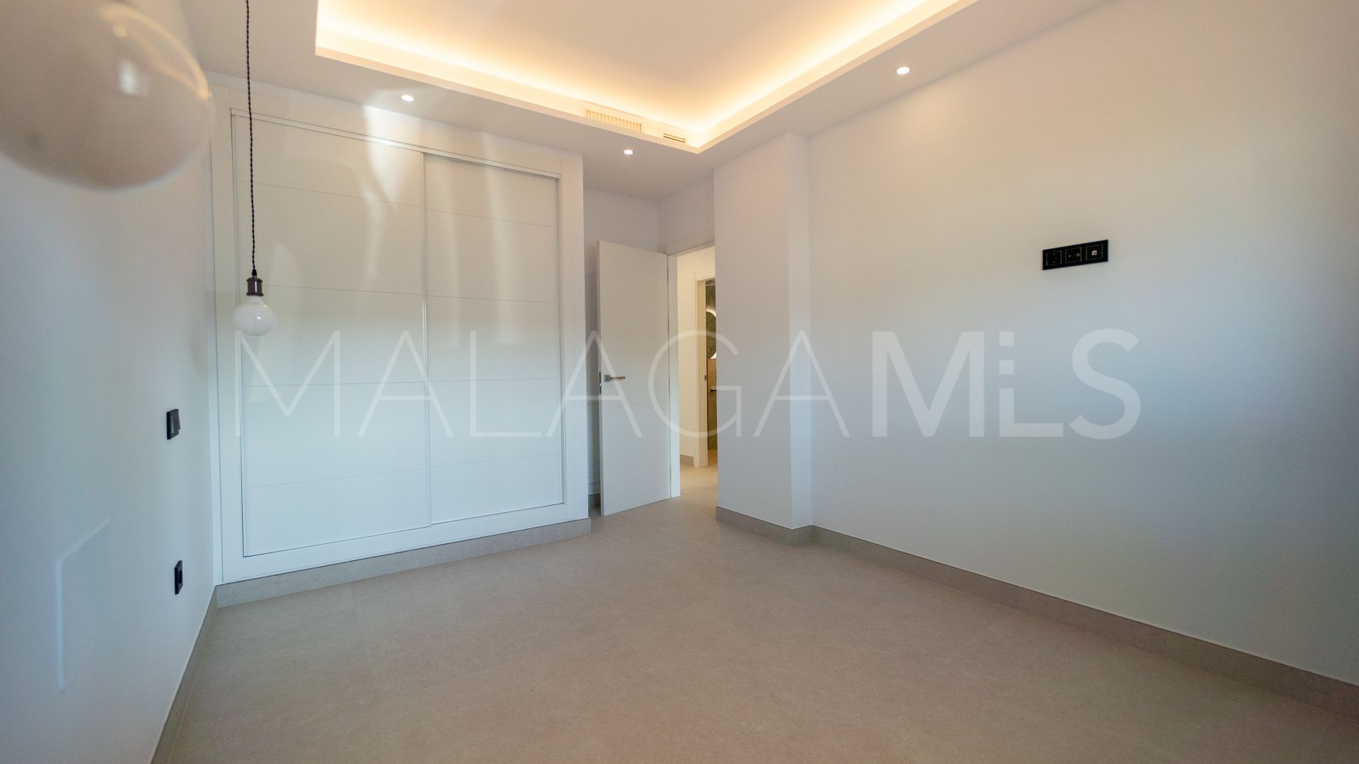 Villa for sale in El Coto