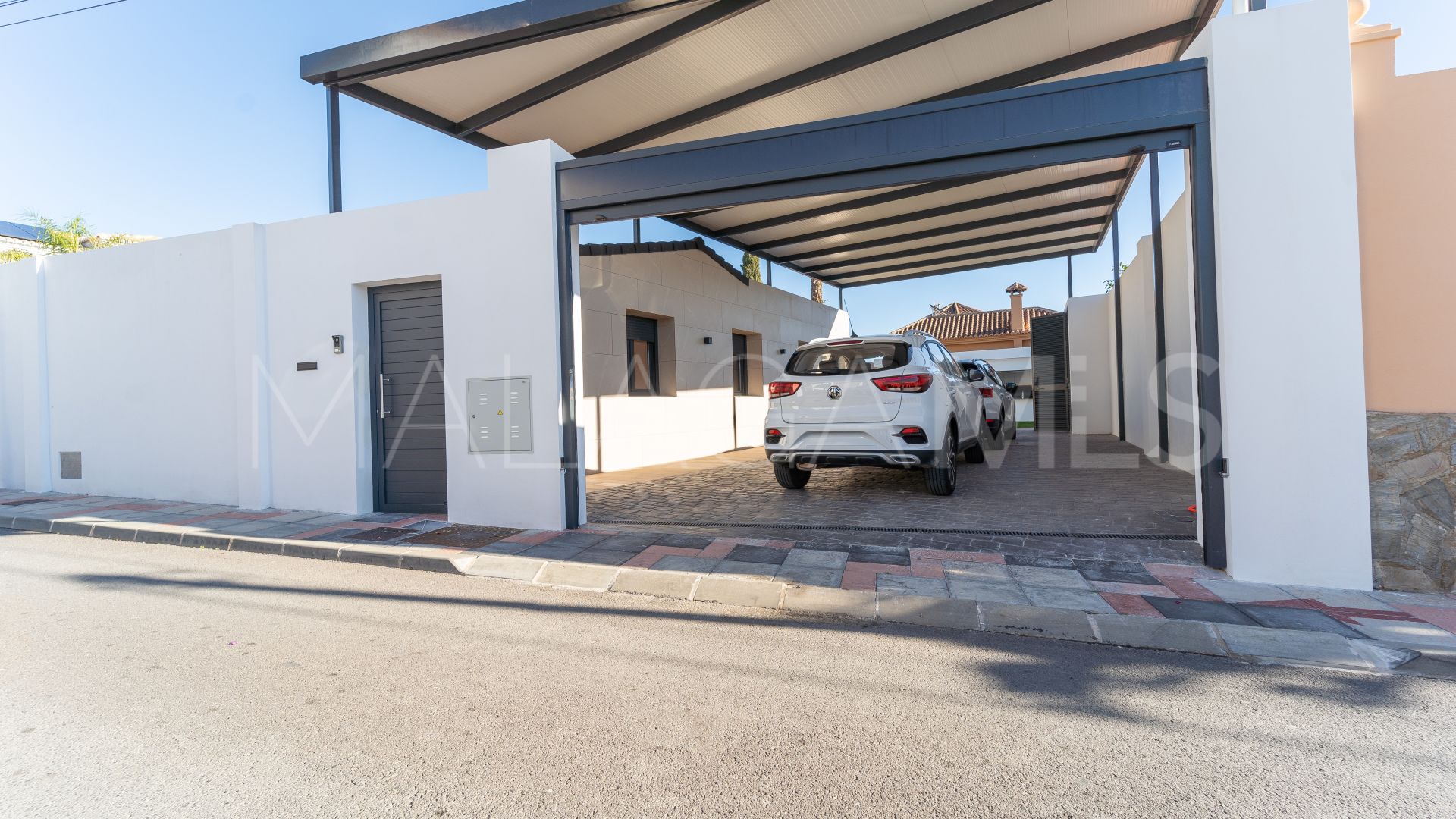 Villa for sale in El Coto