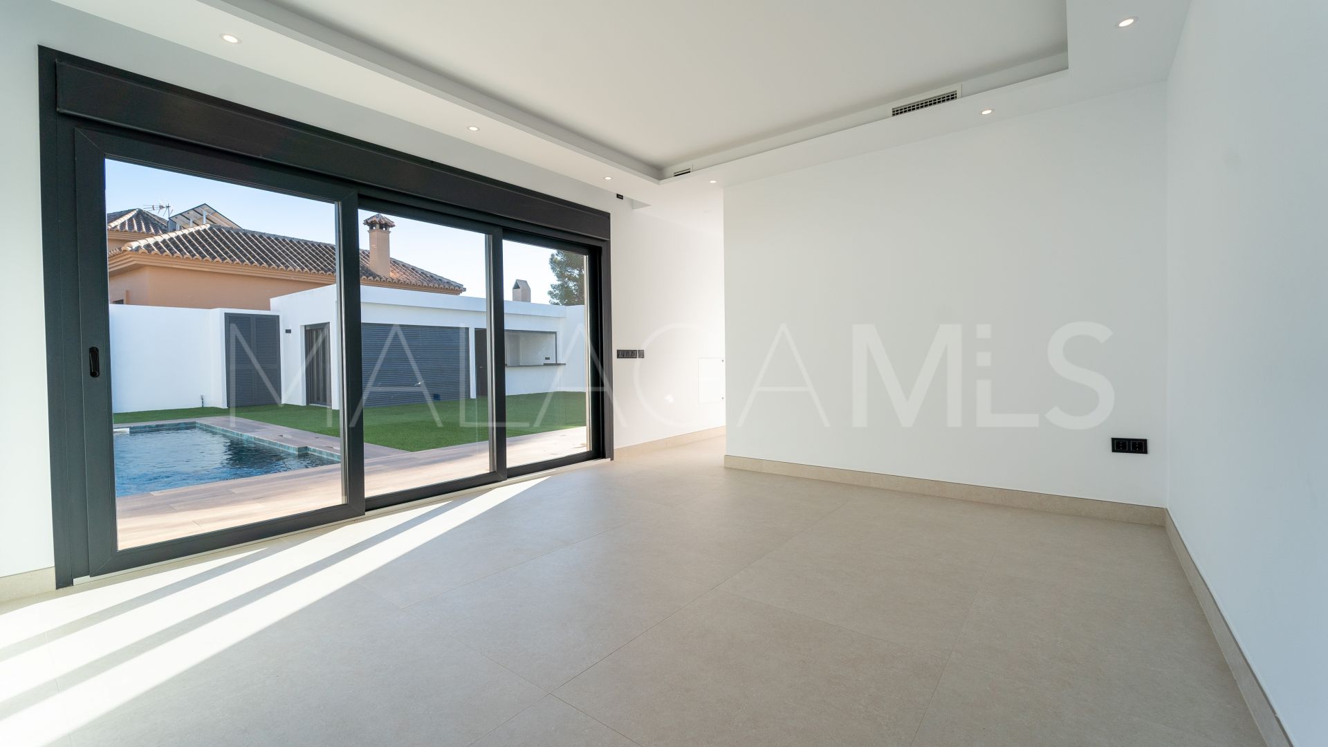 Villa for sale in El Coto