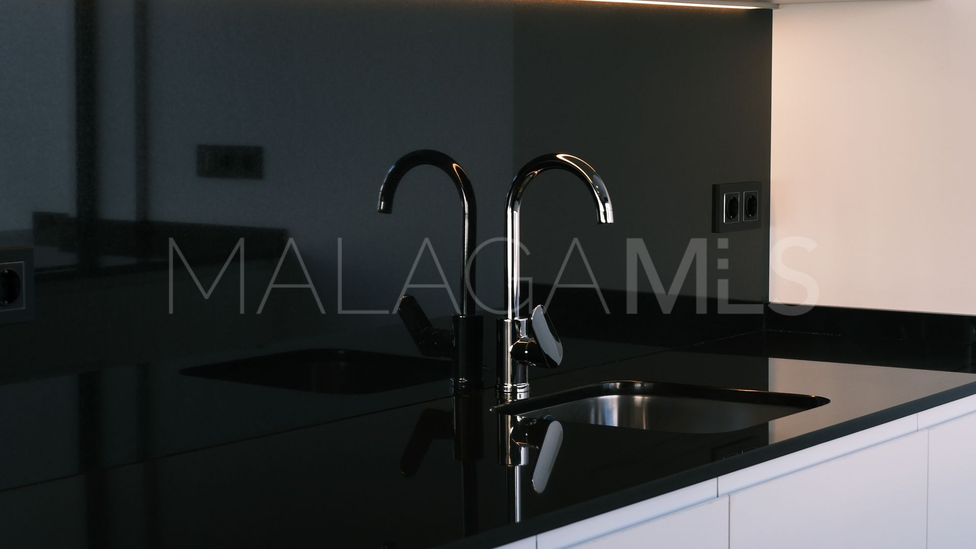 Villa for sale in El Coto
