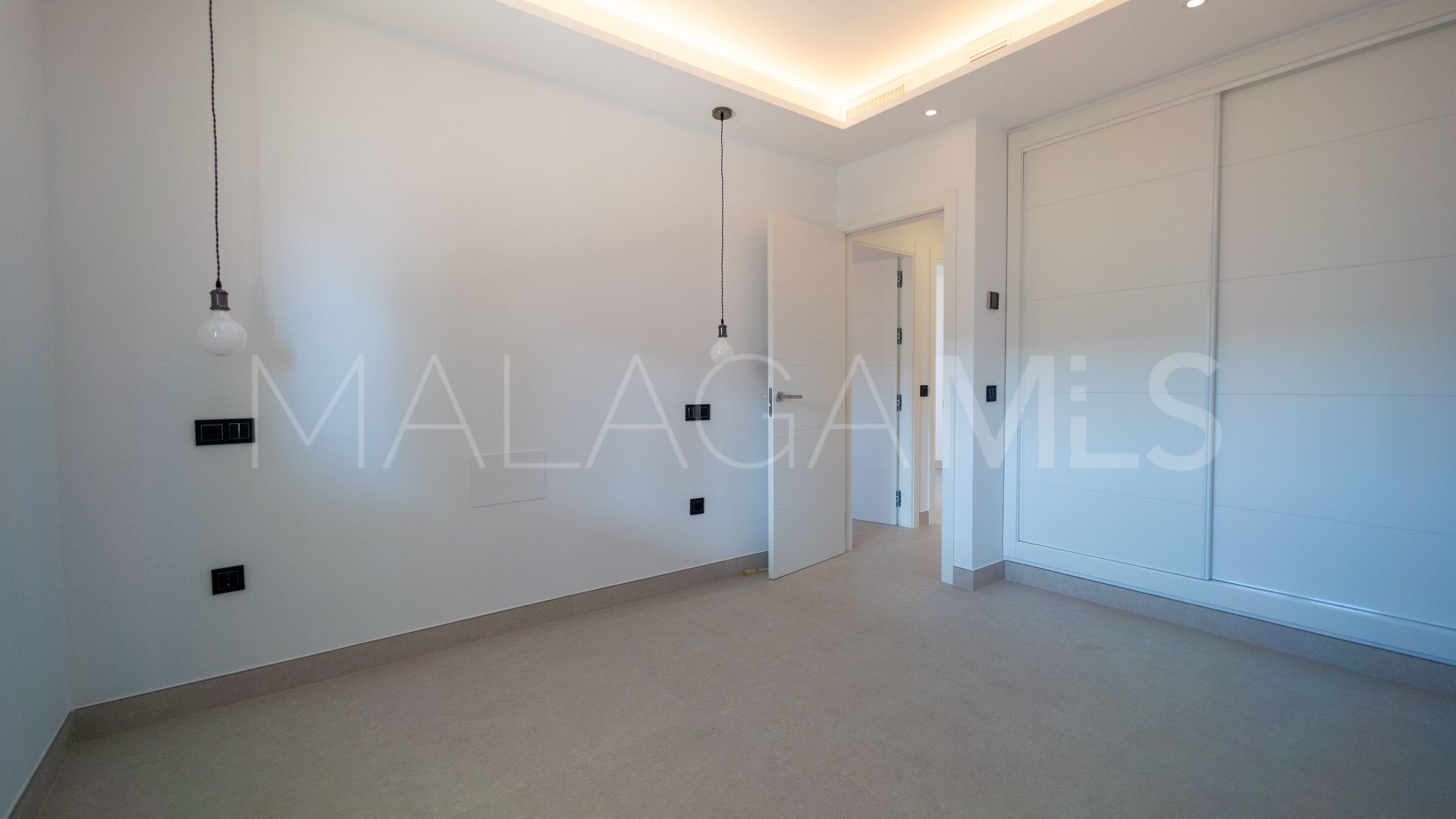 Villa for sale in El Coto